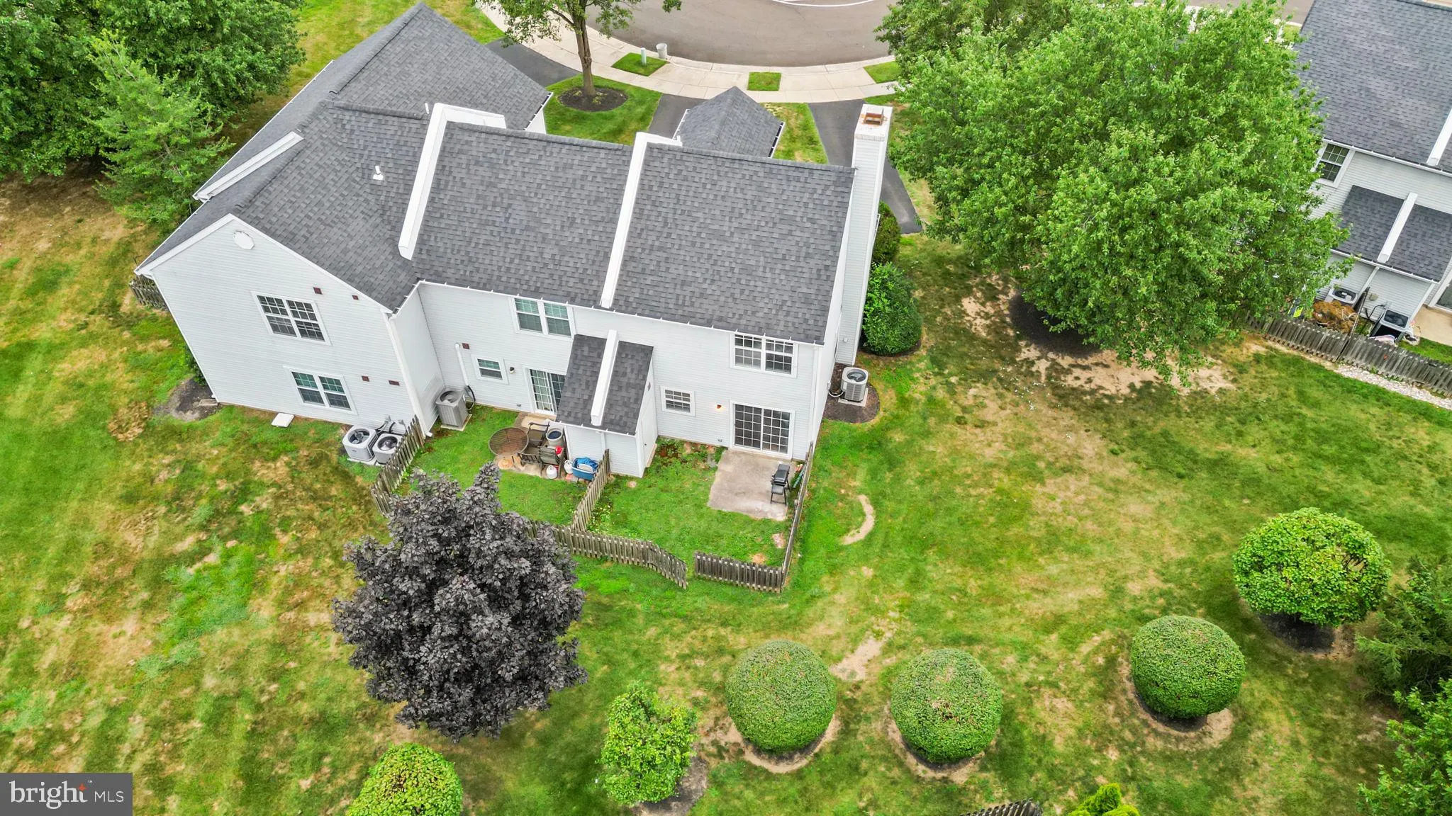 Newtown, Pennsylvania 18940, United States, 2 Bedrooms Bedrooms, ,3 BathroomsBathrooms,Residential,Pending,192517