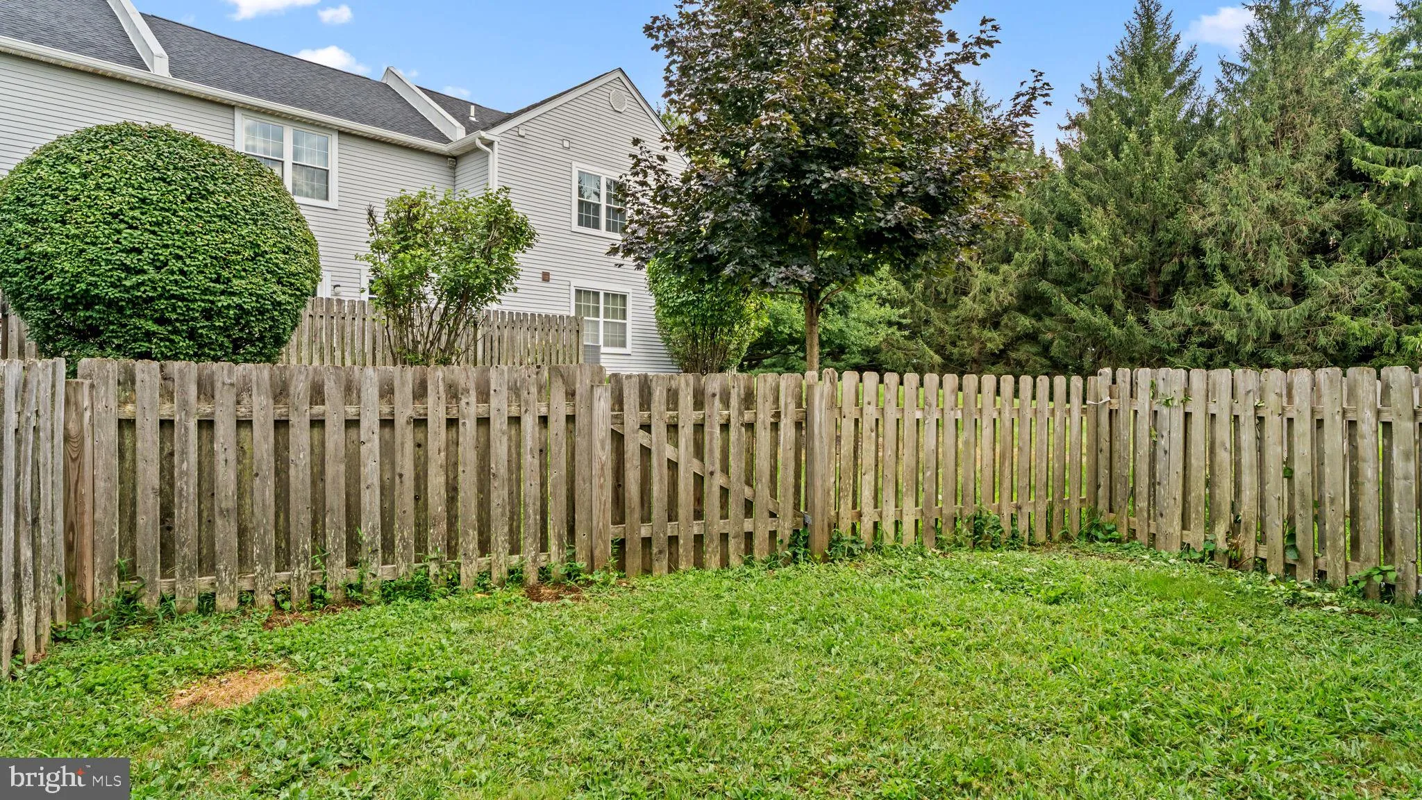 Newtown, Pennsylvania 18940, United States, 2 Bedrooms Bedrooms, ,3 BathroomsBathrooms,Residential,Pending,192517