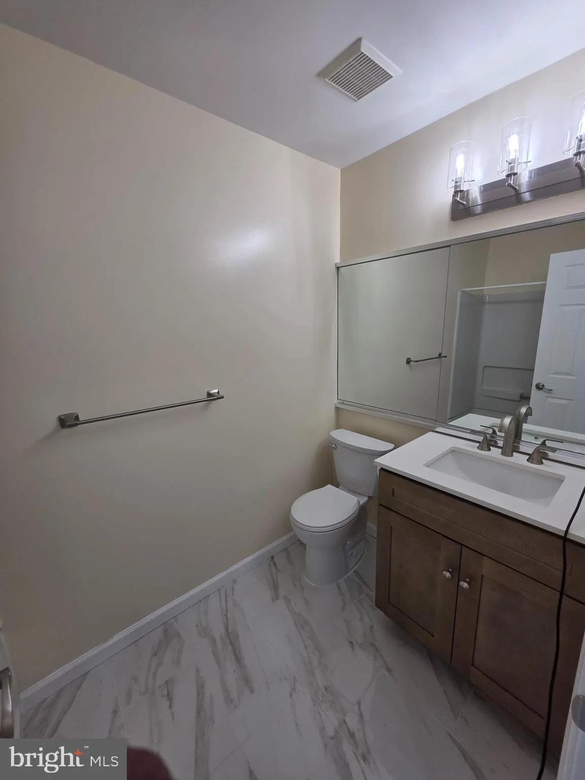 Newtown, Pennsylvania 18940, United States, 2 Bedrooms Bedrooms, ,3 BathroomsBathrooms,Residential,Pending,192517