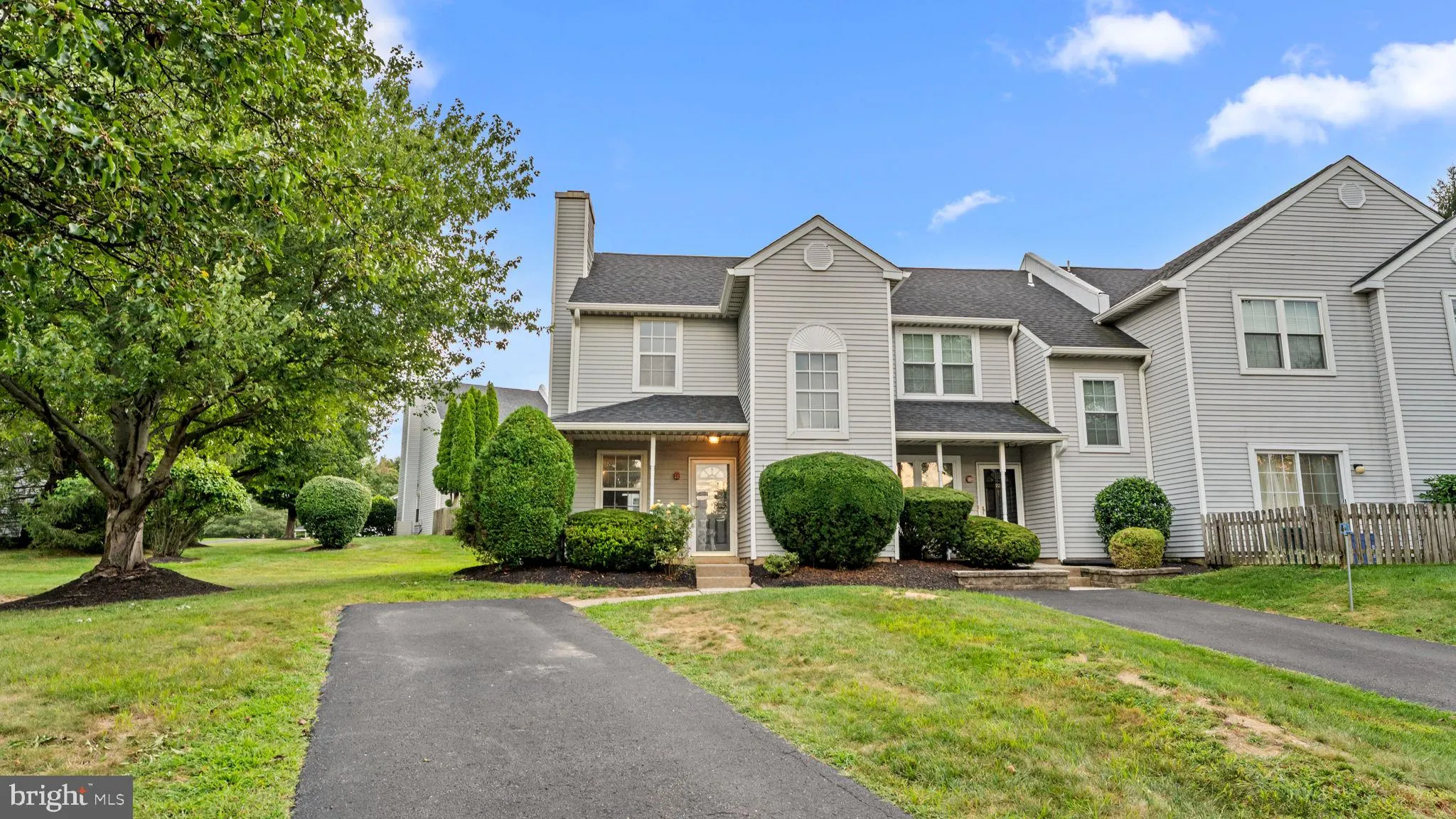 Newtown, Pennsylvania 18940, United States, 2 Bedrooms Bedrooms, ,3 BathroomsBathrooms,Residential,Pending,192517