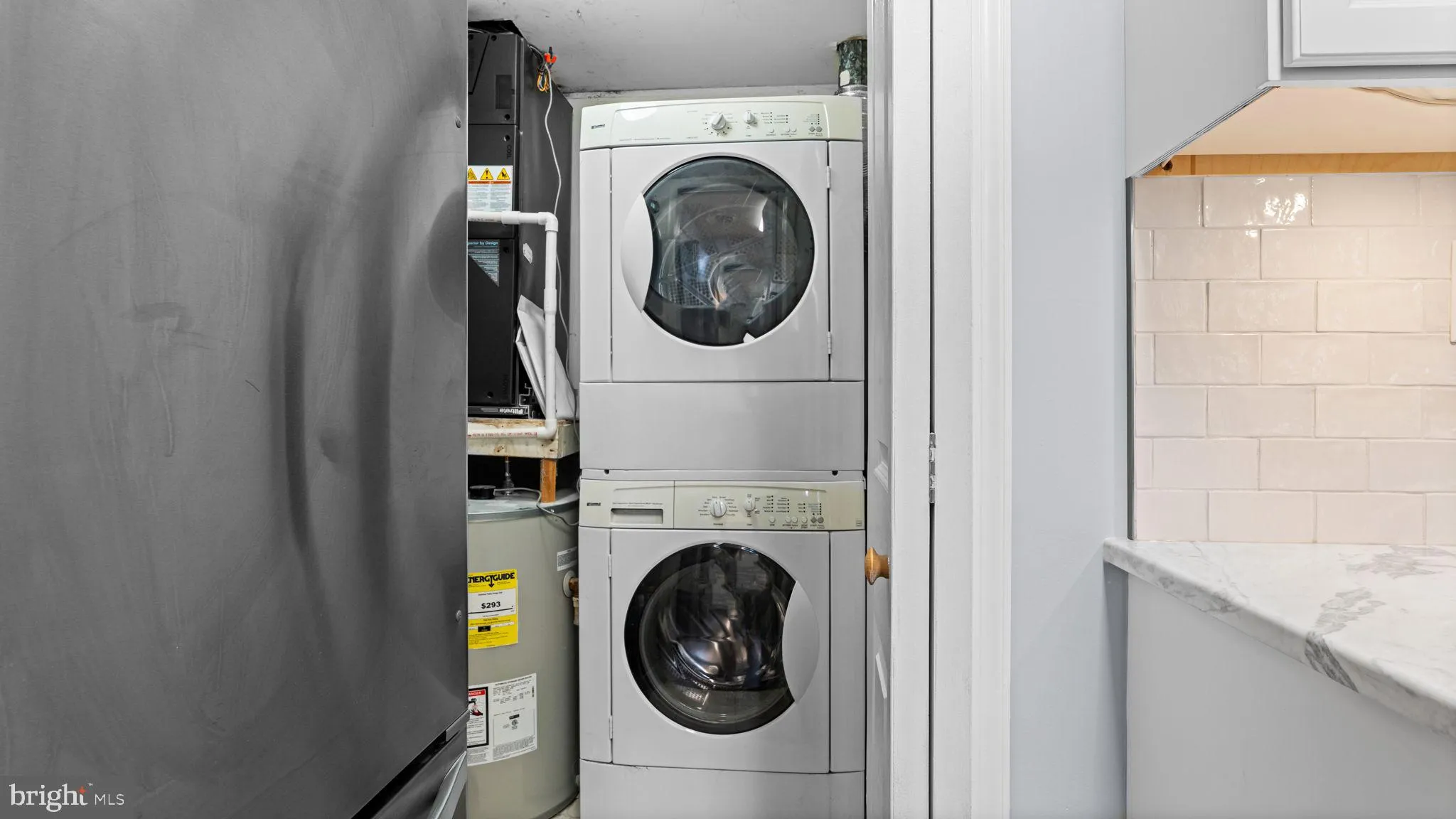 Newtown, Pennsylvania 18940, United States, 2 Bedrooms Bedrooms, ,3 BathroomsBathrooms,Residential,Pending,192517