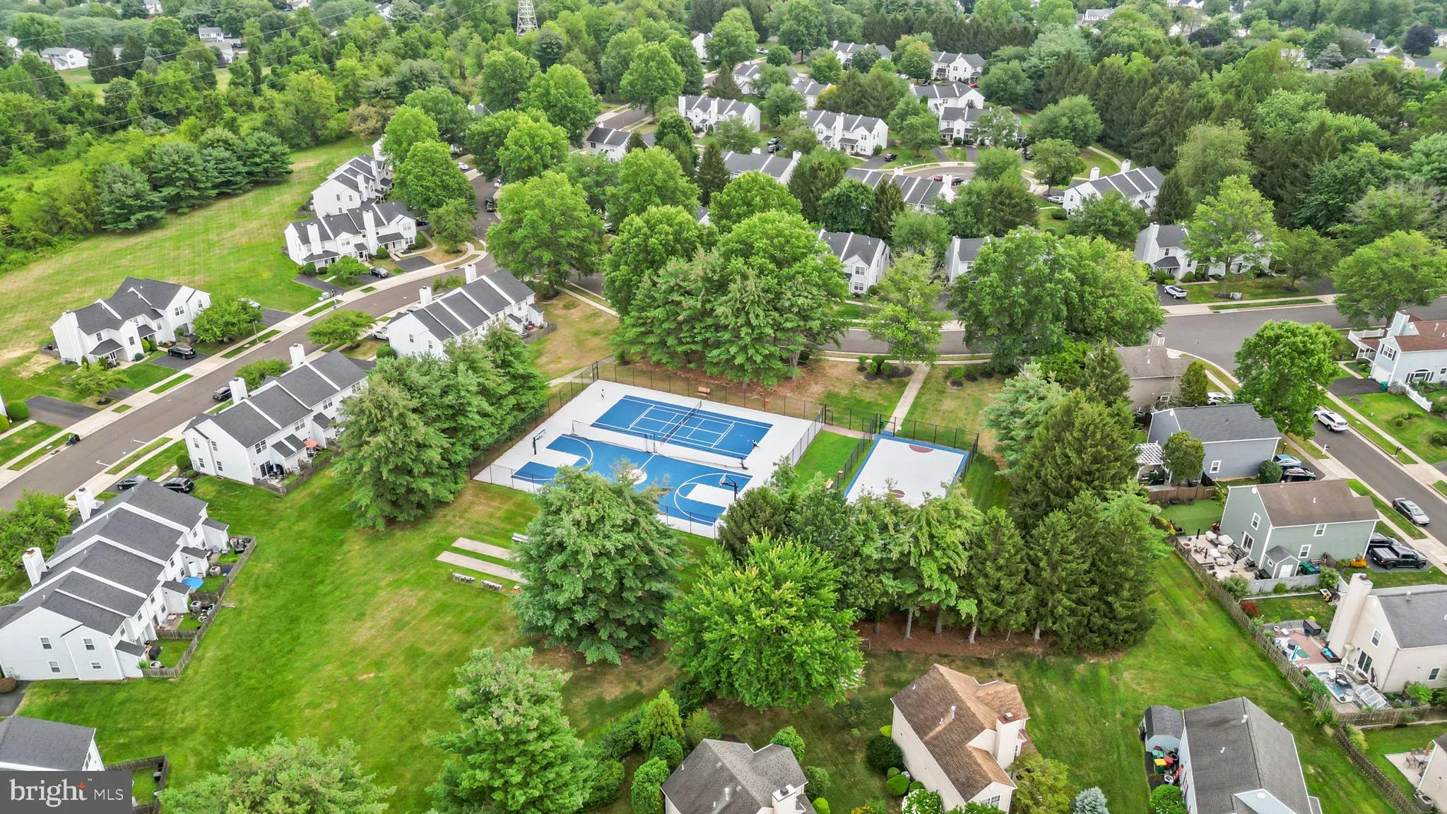 Newtown, Pennsylvania 18940, United States, 2 Bedrooms Bedrooms, ,3 BathroomsBathrooms,Residential,Pending,192517