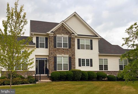 Townhouse For Sale - 1733 Locust Drive<br/> Bucks County, YARDLEY, PA 19067