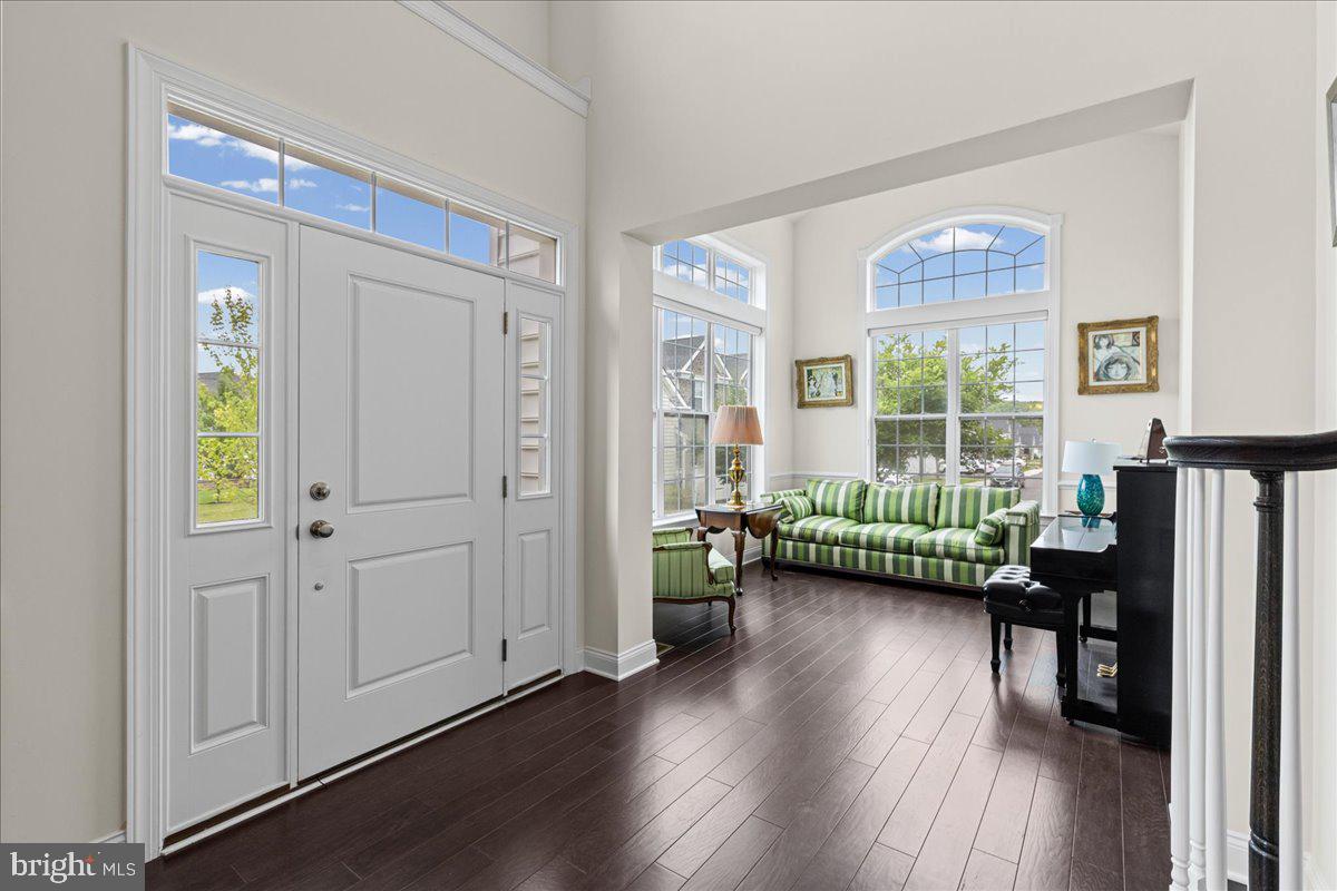 1733 LOCUST DRIVE