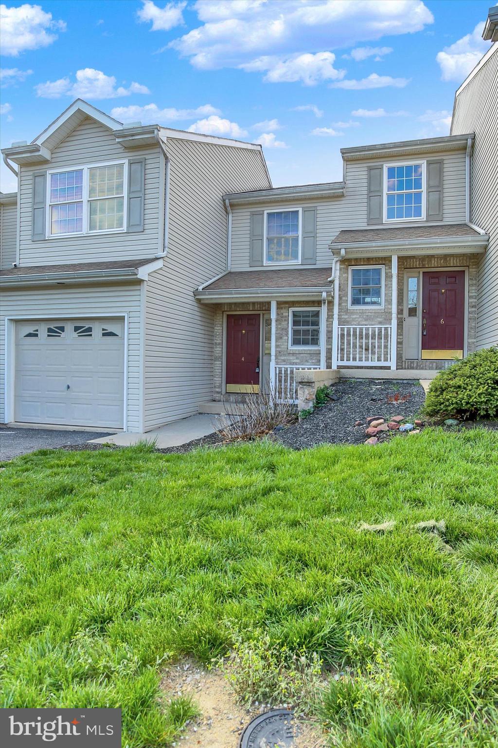 4 FARGREEN COURT 1B