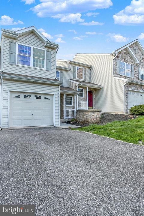 Condo For Sale - 4 Fargreen Court #1B<br/> ETTERS, PA 17319