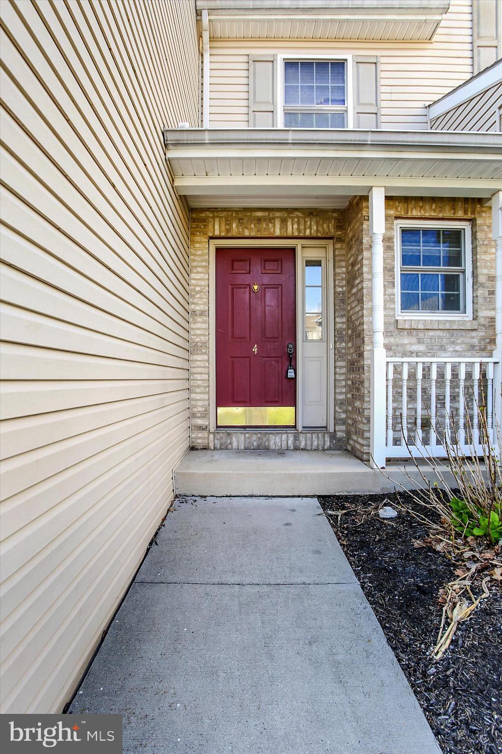 4 FARGREEN COURT 1B