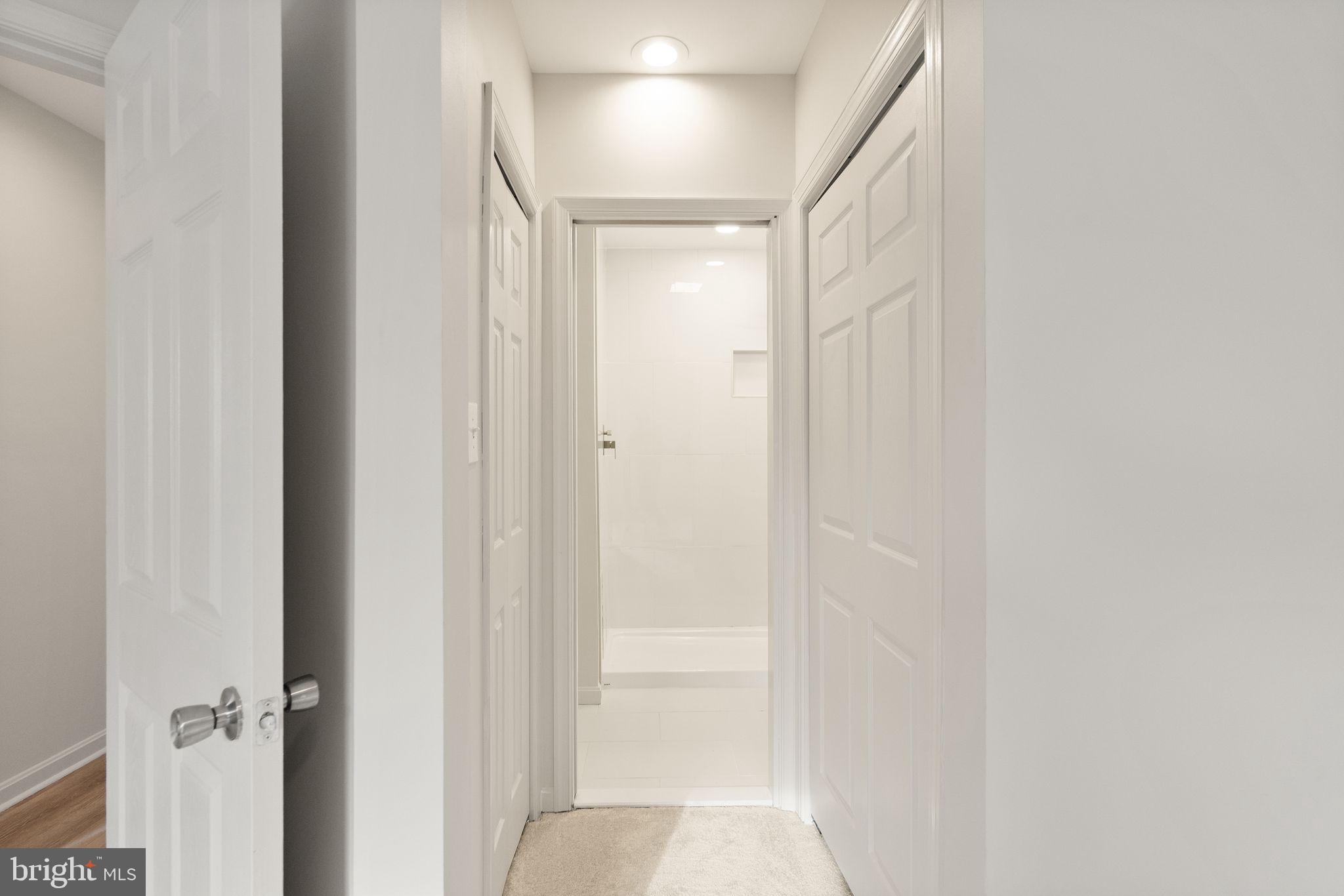 LAKESIDE AT SOUTH RIDING - Residential