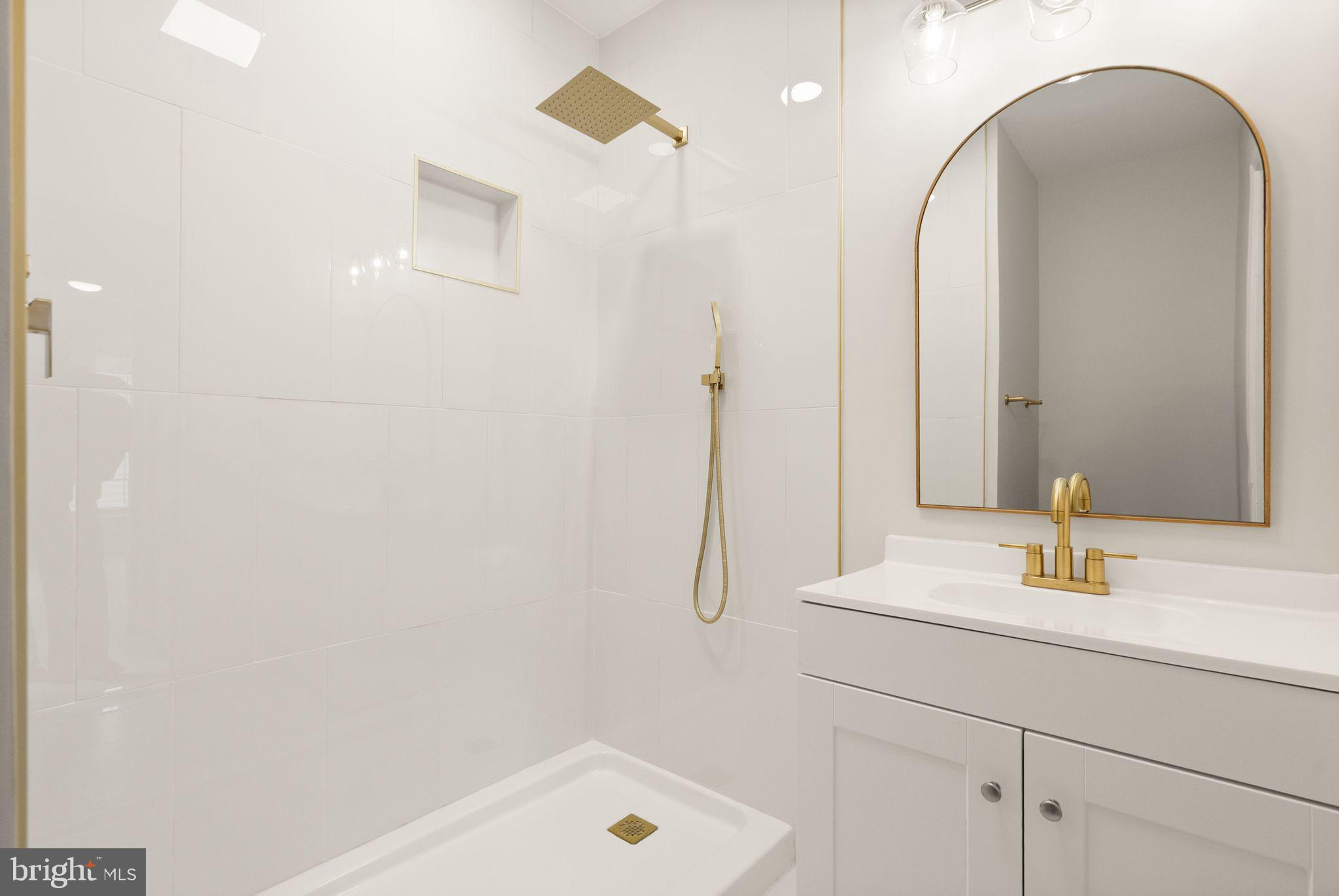 LAKESIDE AT SOUTH RIDING - Residential