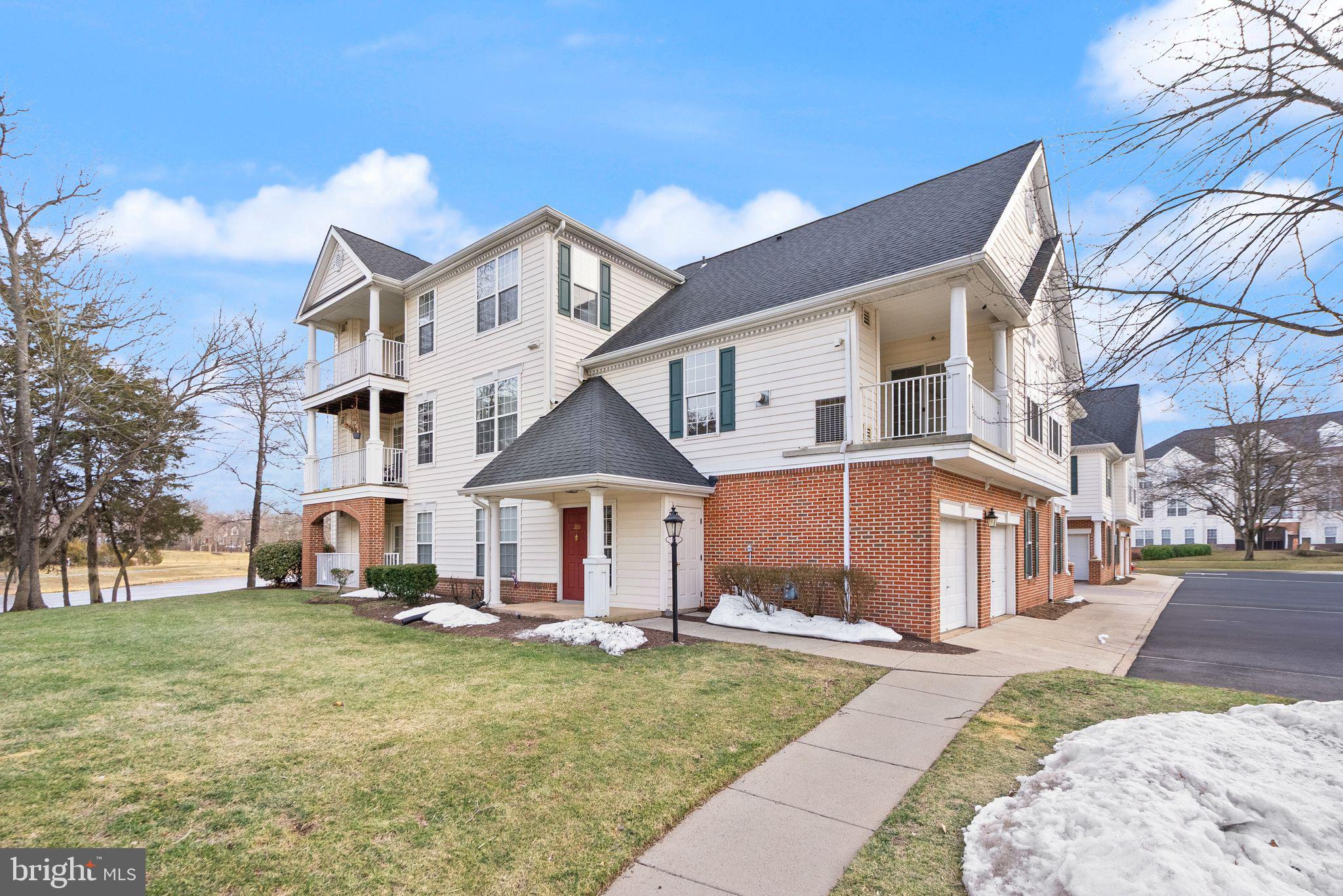 LAKESIDE AT SOUTH RIDING - Residential