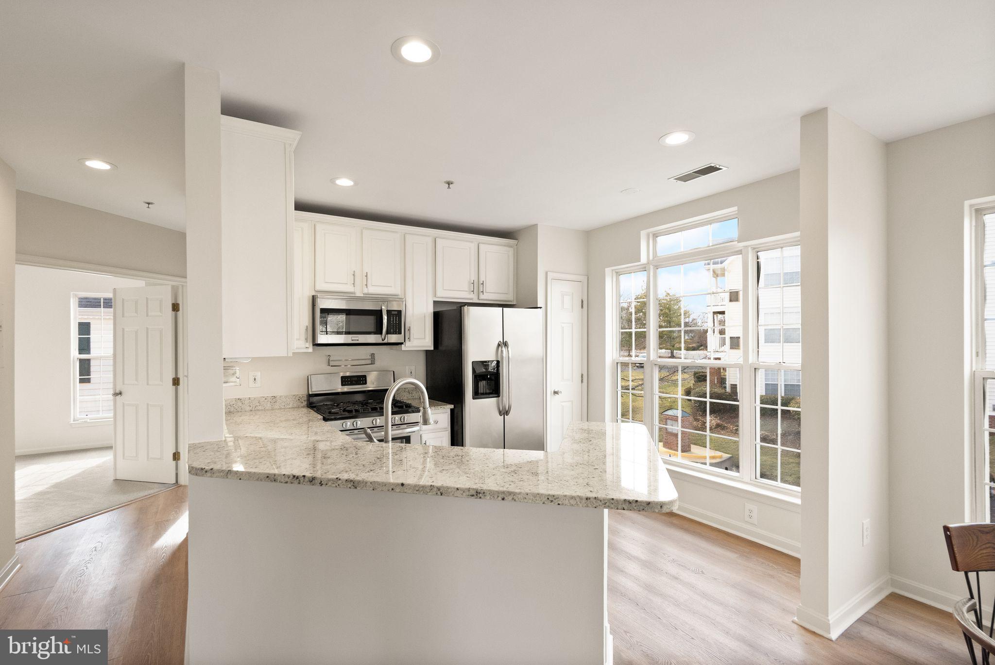 LAKESIDE AT SOUTH RIDING - Residential