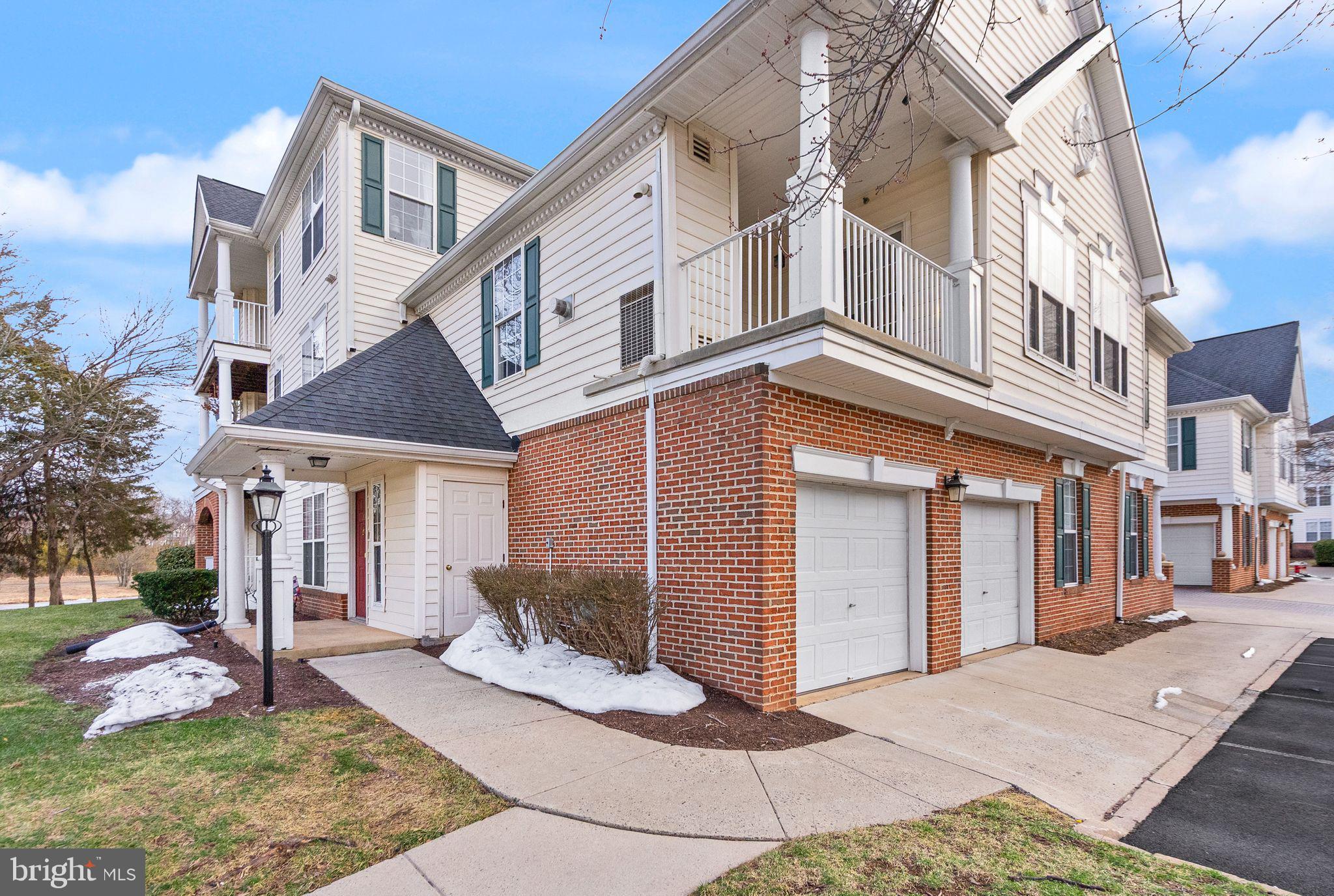 LAKESIDE AT SOUTH RIDING - Residential