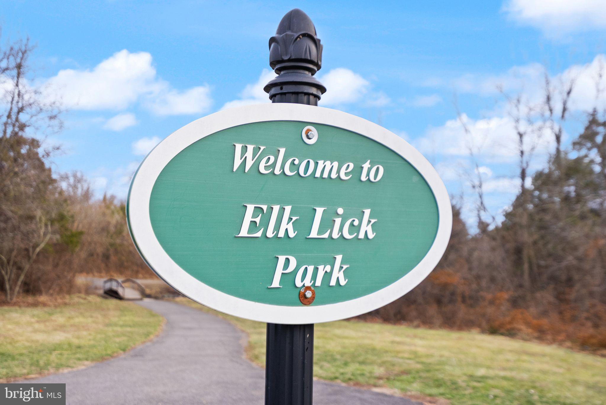 LAKESIDE AT SOUTH RIDING - Residential