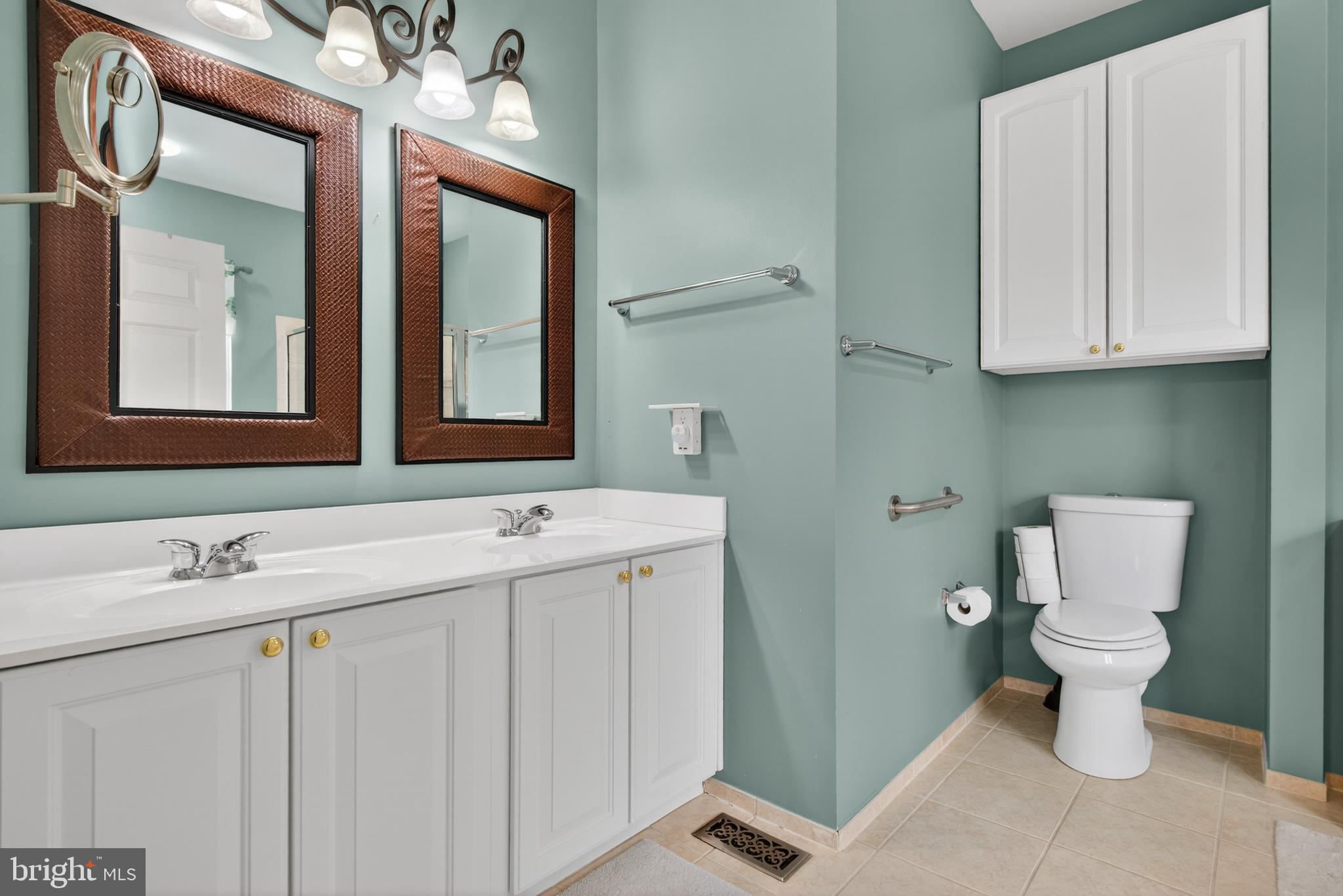 VILLAS AT SHREWSBURY - Residential