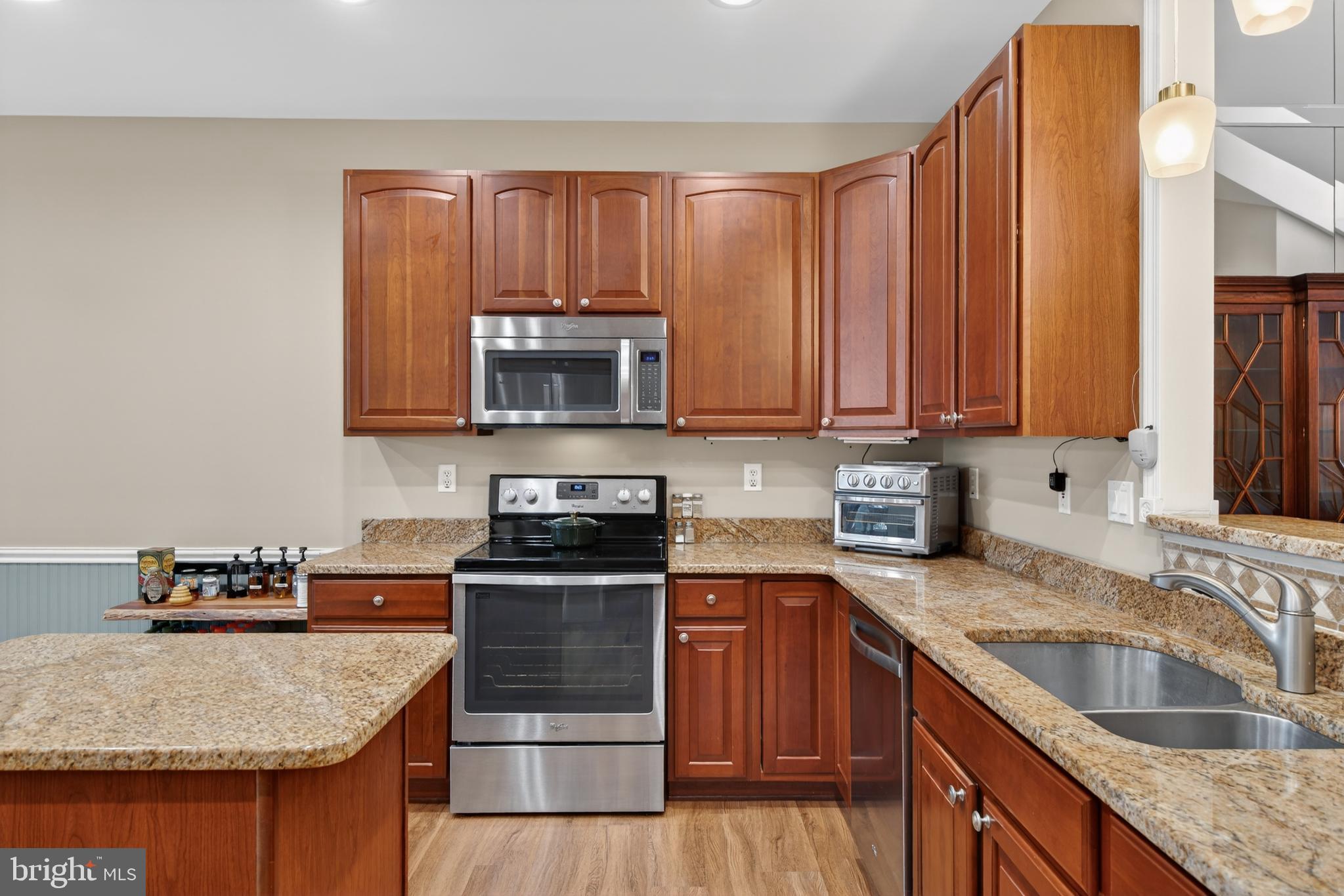 VILLAS AT SHREWSBURY - Residential