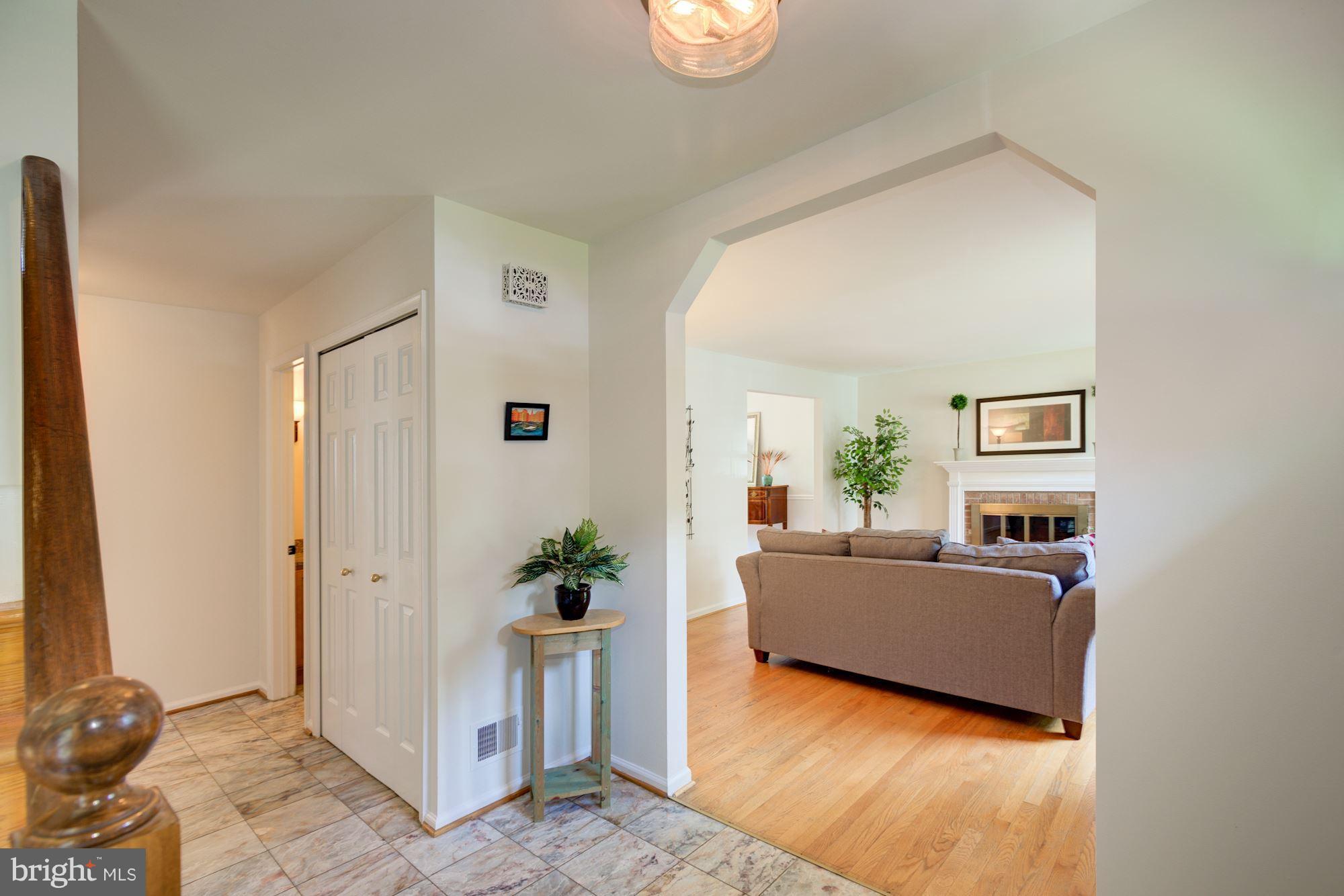 COUNTRY CLUB HILLS - Residential