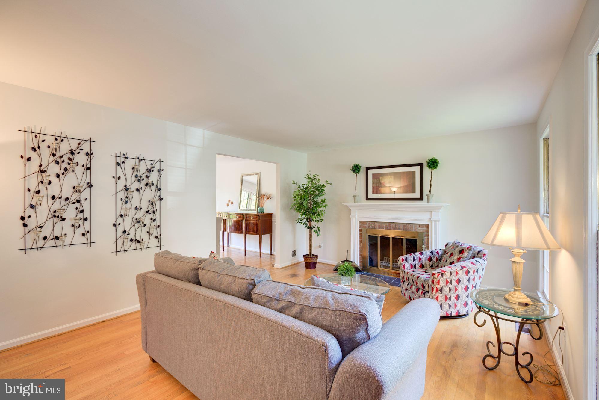 COUNTRY CLUB HILLS - Residential