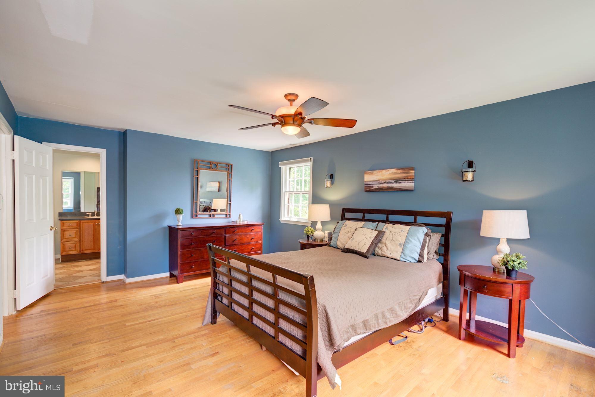 COUNTRY CLUB HILLS - Residential