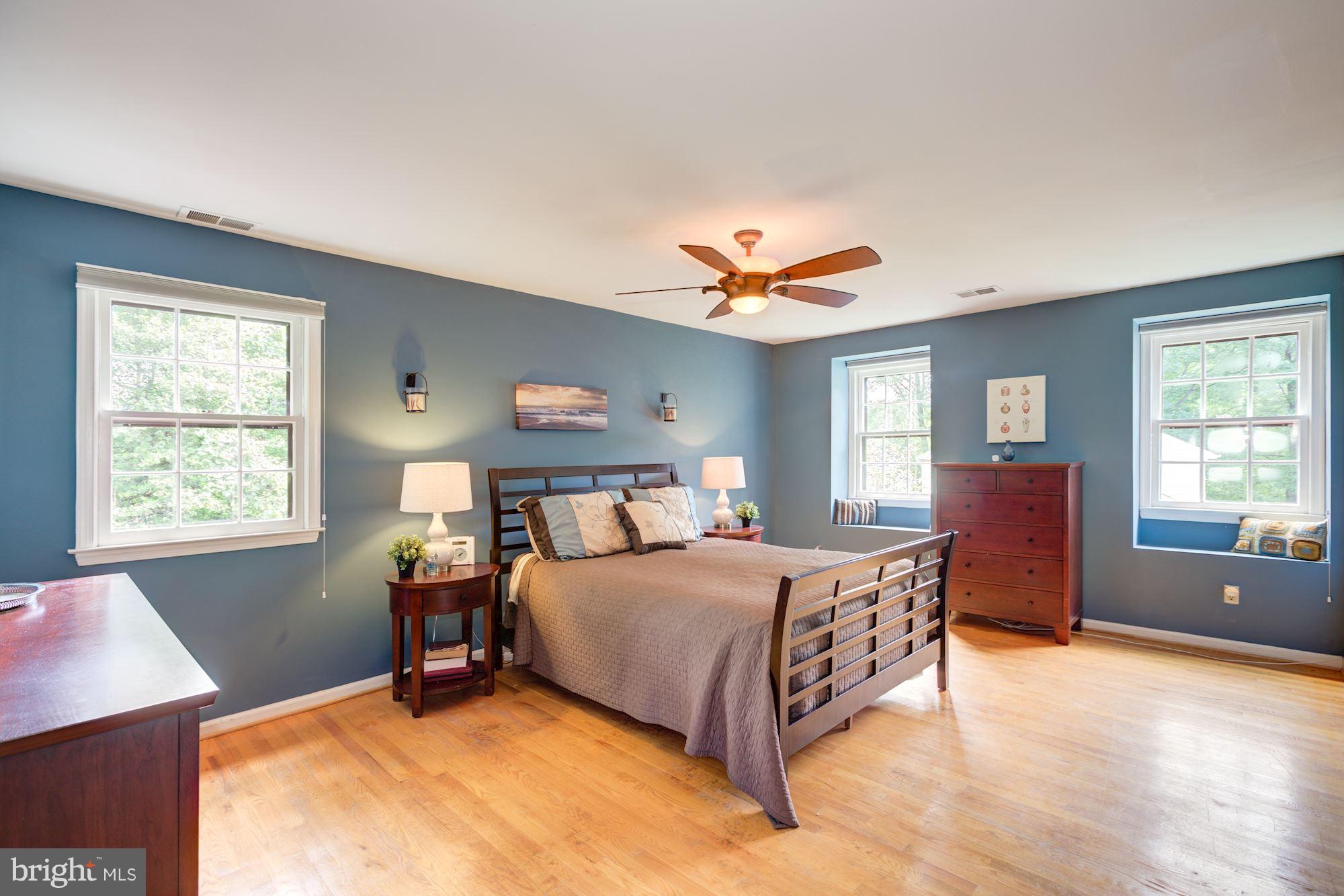 COUNTRY CLUB HILLS - Residential