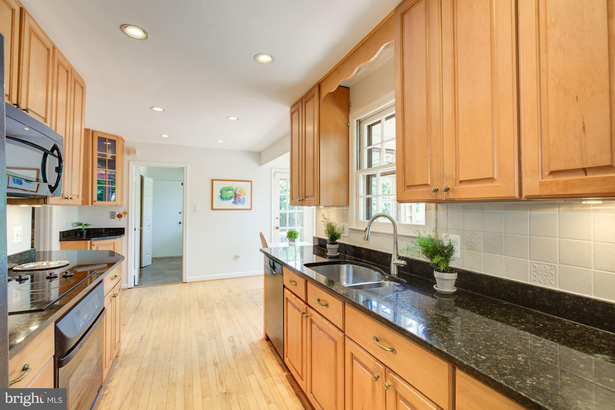 COUNTRY CLUB HILLS - Residential