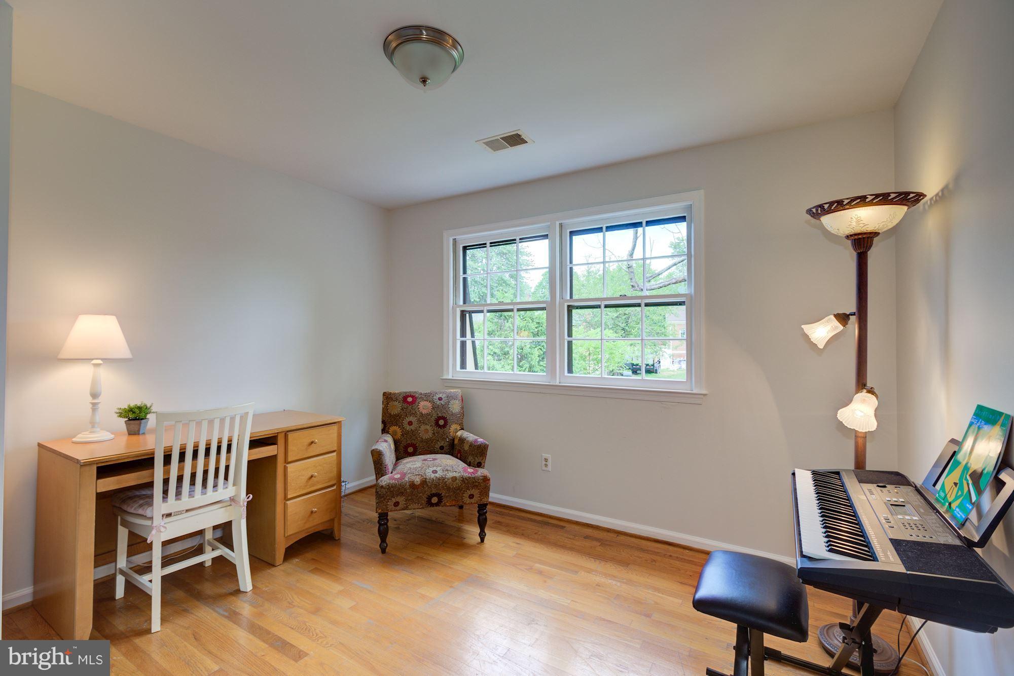 COUNTRY CLUB HILLS - Residential