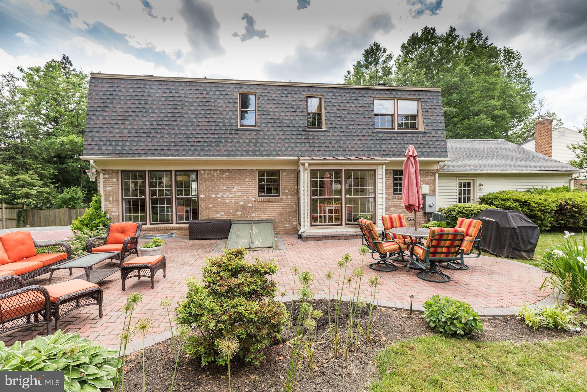 COUNTRY CLUB HILLS - Residential