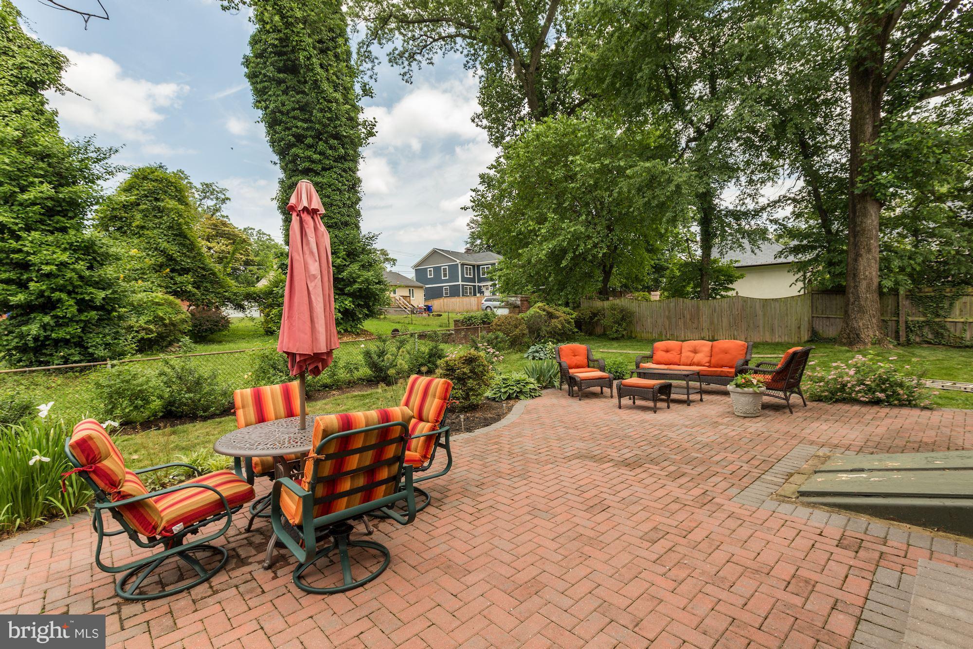 COUNTRY CLUB HILLS - Residential