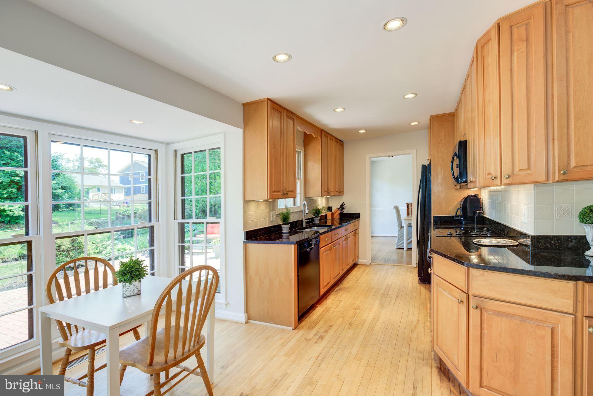 COUNTRY CLUB HILLS - Residential