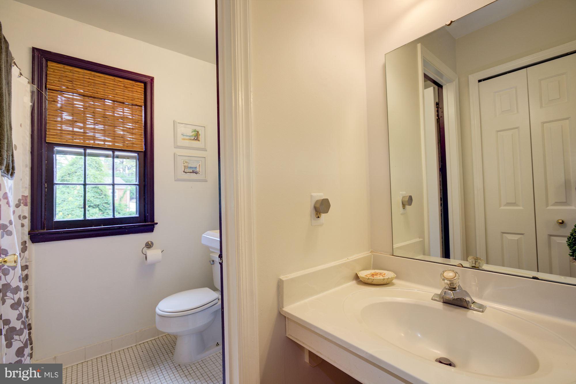 COUNTRY CLUB HILLS - Residential