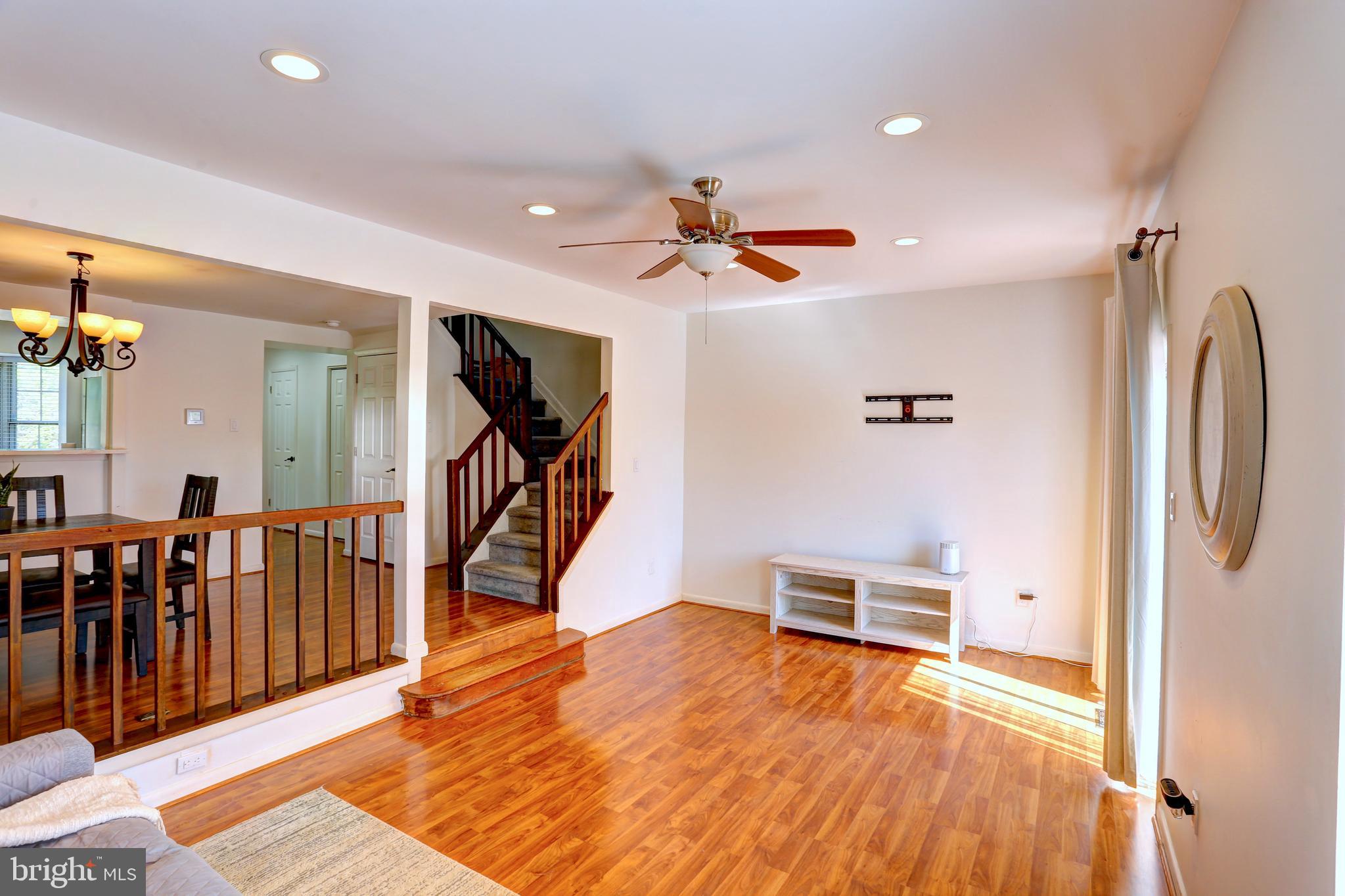 8239 LONDONDERRY COURT