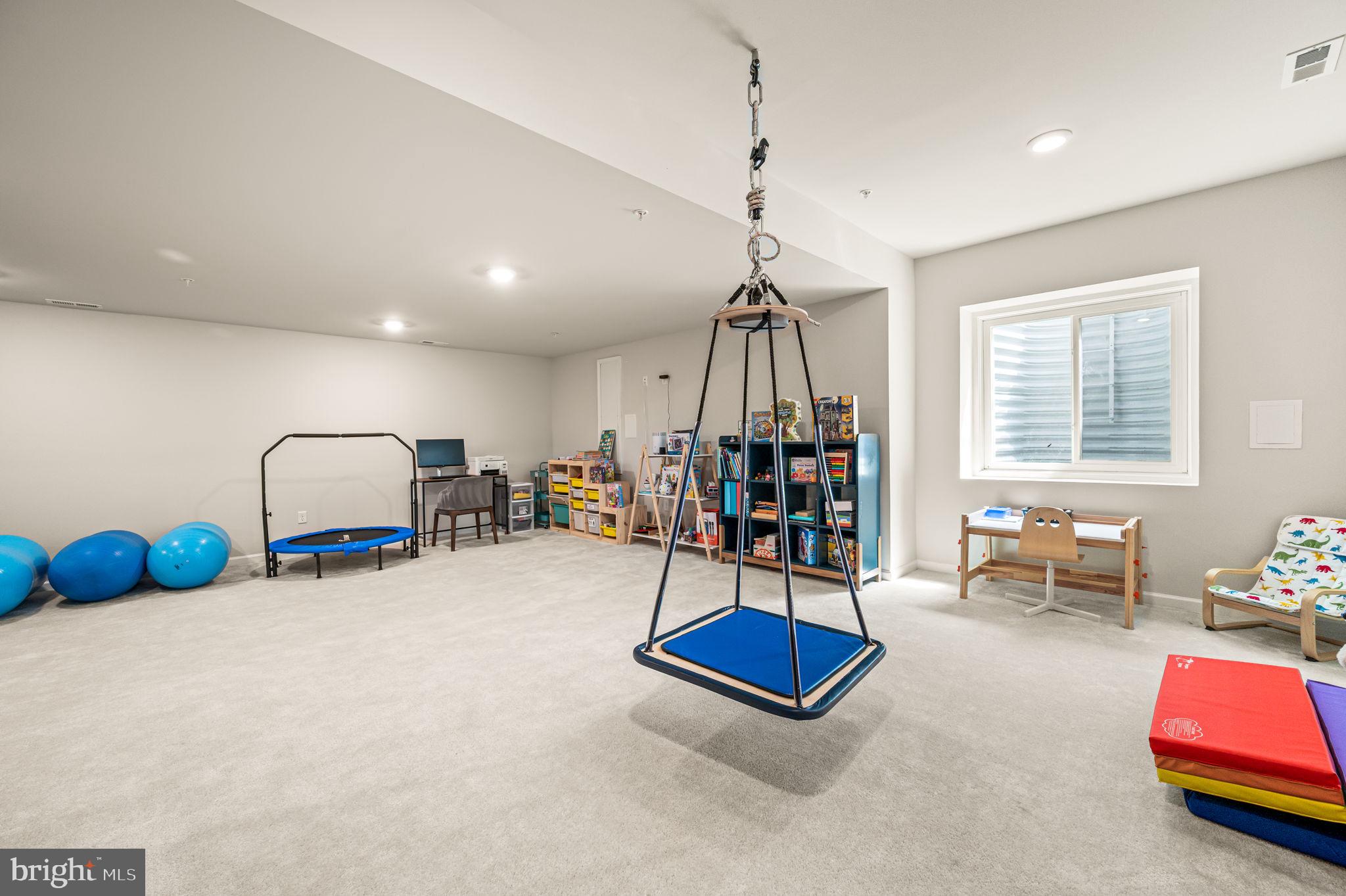 SPRING OAK - Residential
