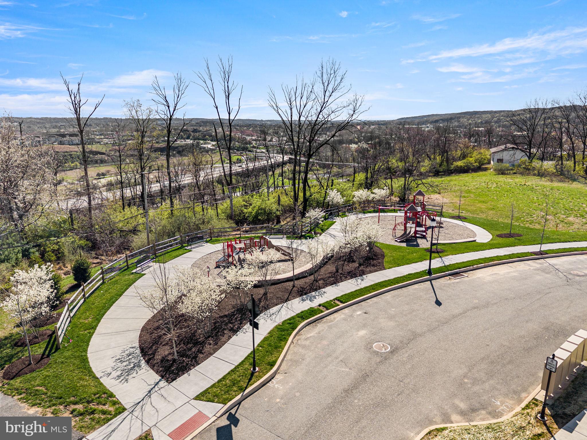 SPRING OAK - Residential