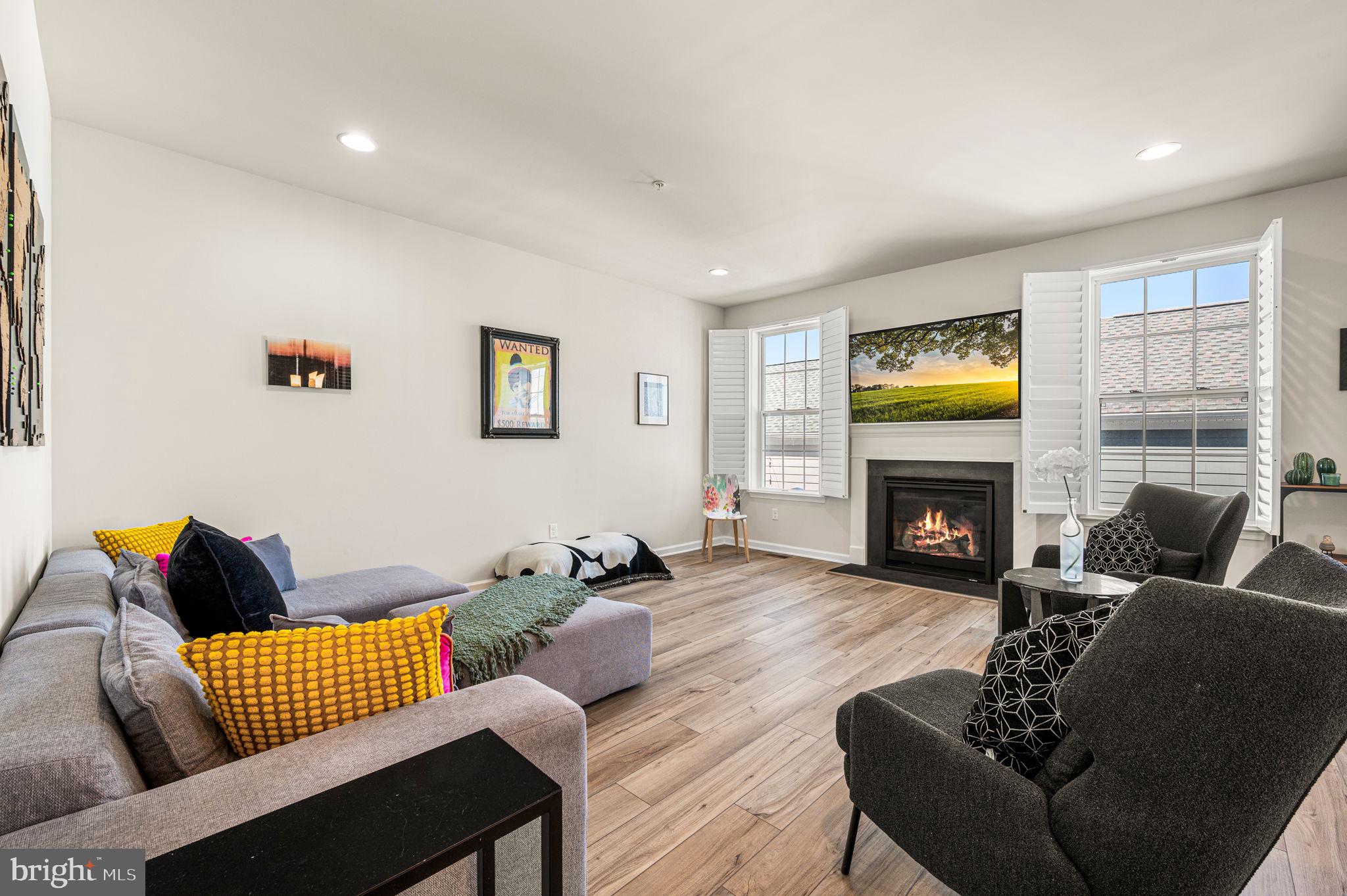SPRING OAK - Residential