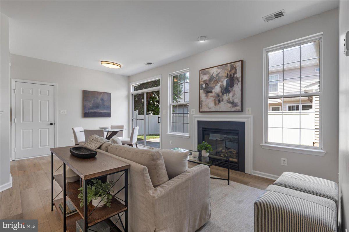 ASHBURN FARM - Residential