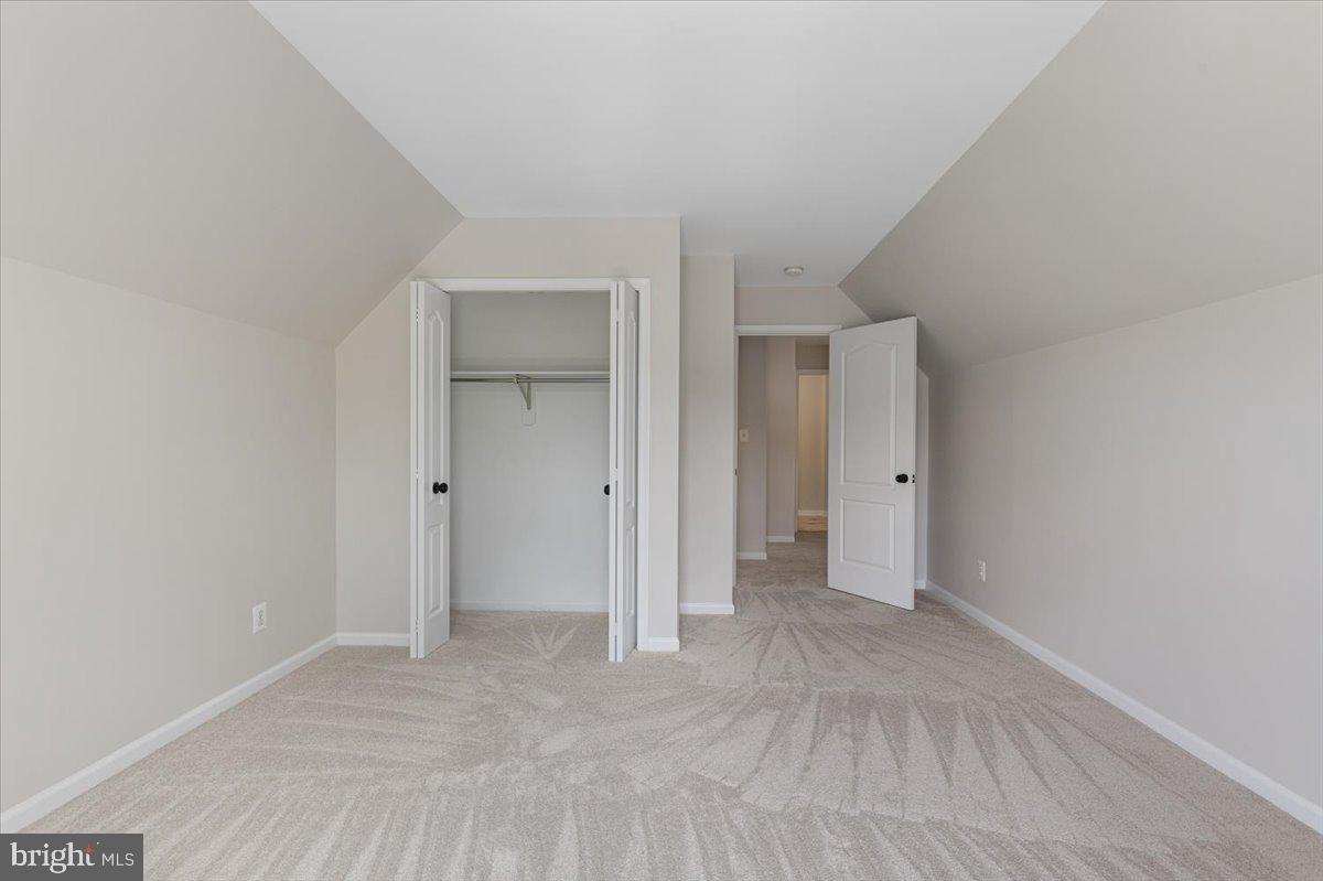 ASHBURN FARM - Residential