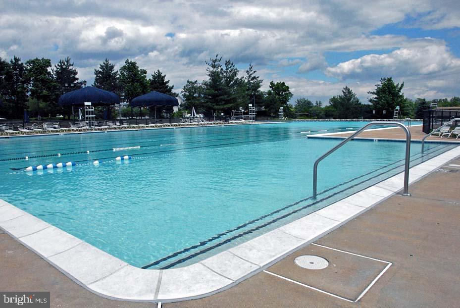 ASHBURN FARM - Residential