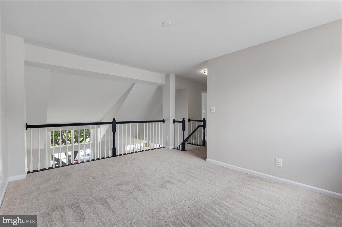 ASHBURN FARM - Residential