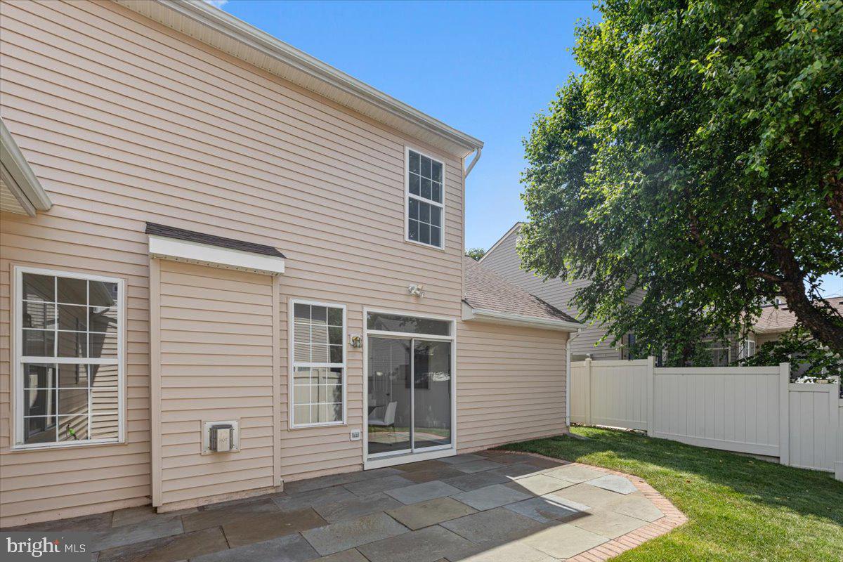 ASHBURN FARM - Residential