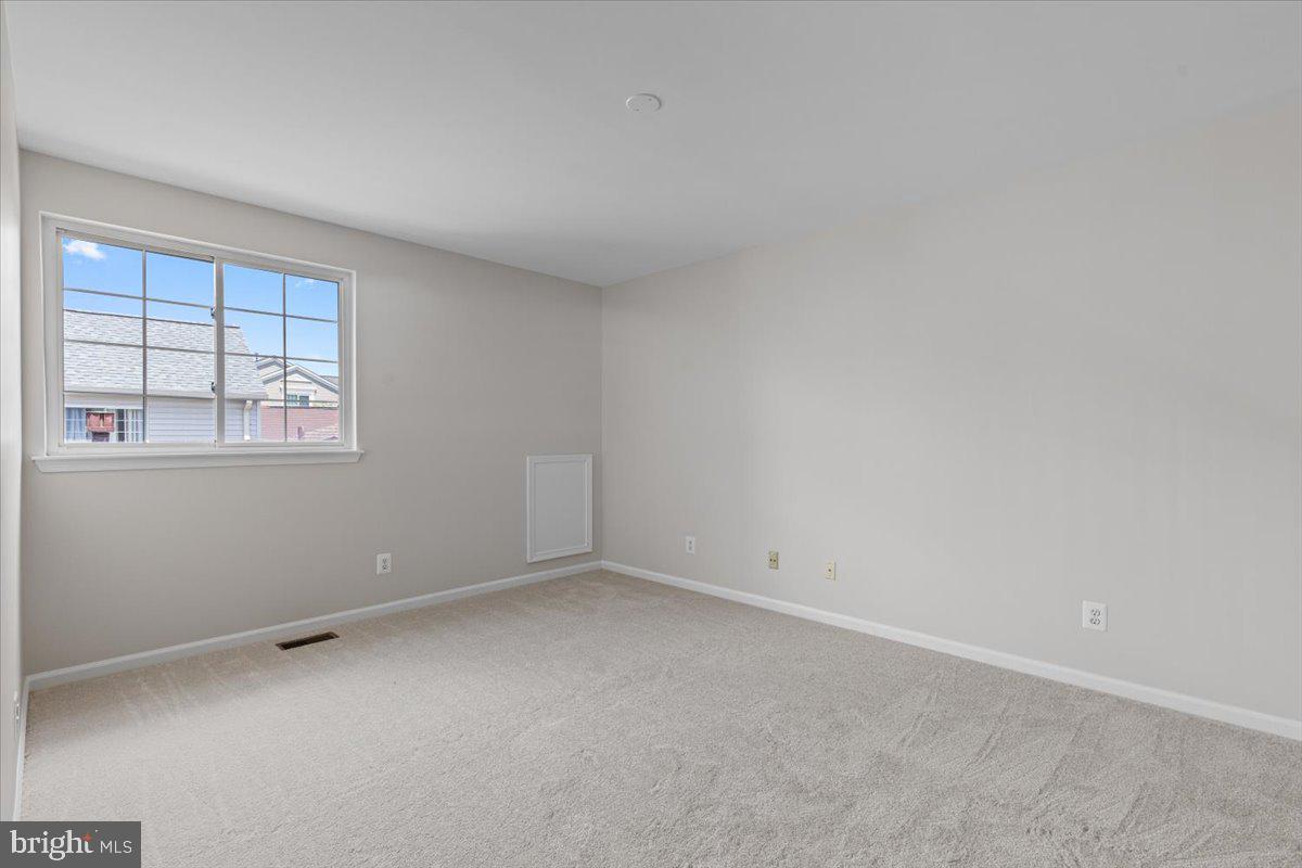 ASHBURN FARM - Residential