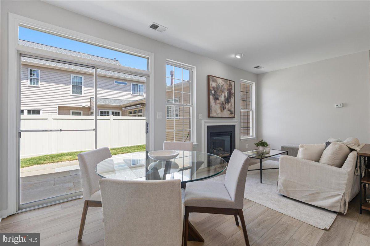 ASHBURN FARM - Residential