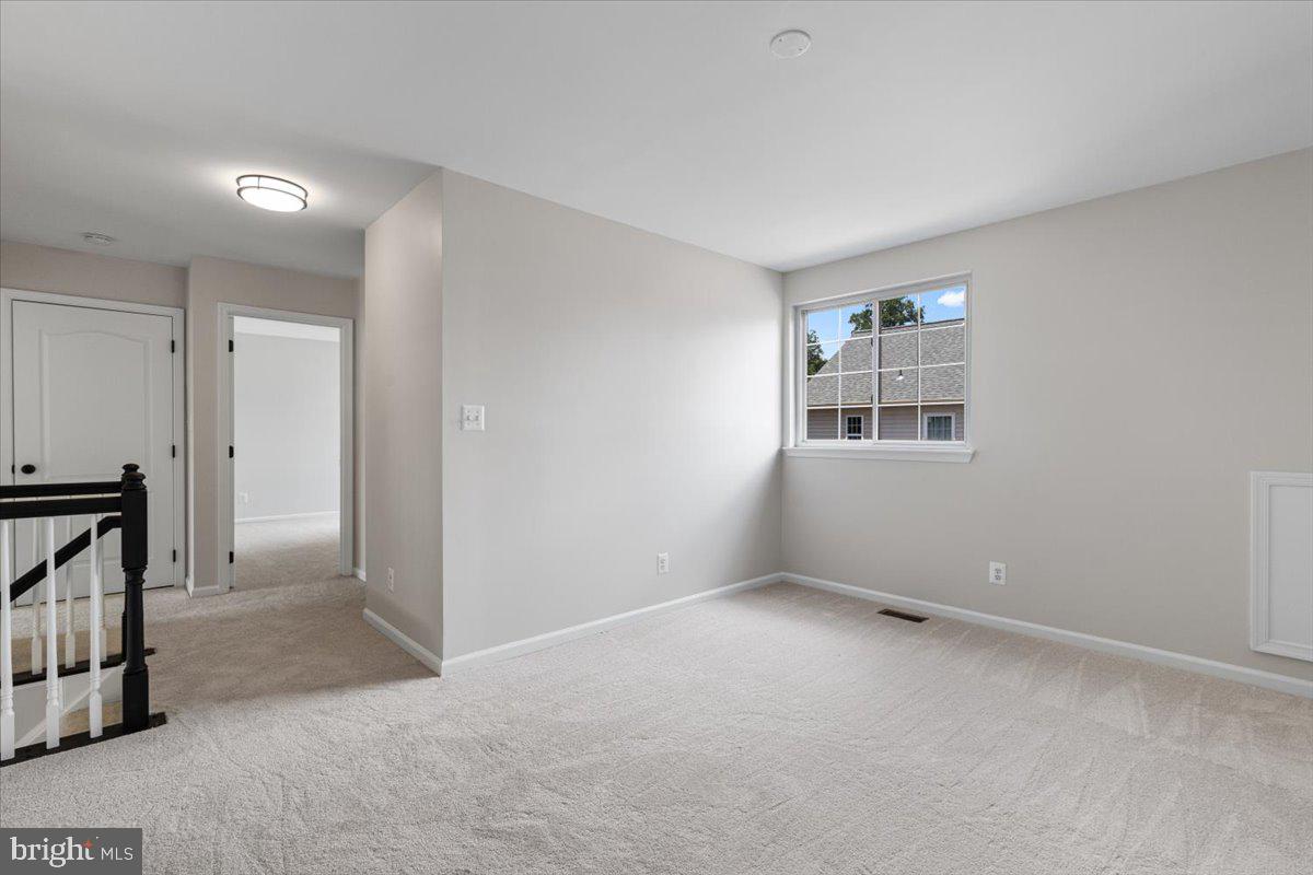 ASHBURN FARM - Residential