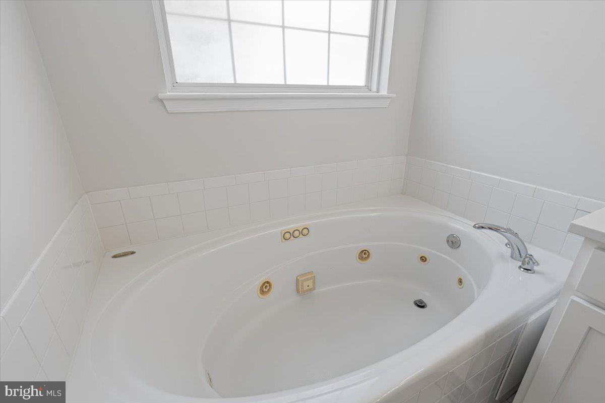 ASHBURN FARM - Residential