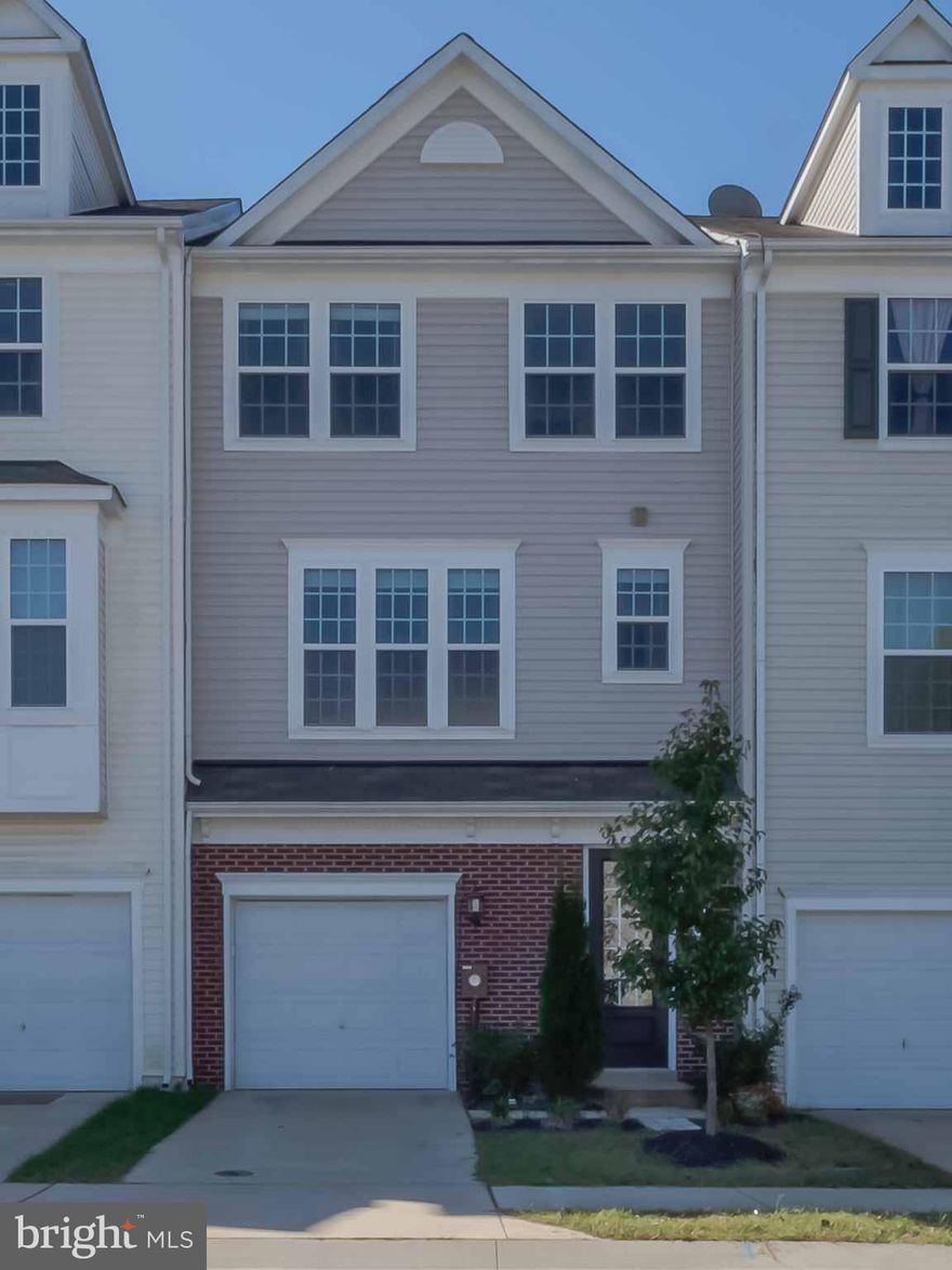 Spacious Townhouse in Magnolia Park!  3 Bedrooms; 3 1/2 Baths; Finished Rec Room; Kitchen with Granite, Stainless Steel Appliances, Recessed Lighting; Hardwood Foyer; 1 Car Garage; Deck; BACKS TO TREES; Minutes to PAX NAS!  See it Today!
