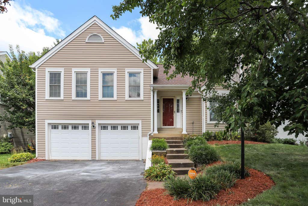 Photo of 13716 Springhaven Drive, CHANTILLY, VA 20151 (MLS # VAFX2332856)