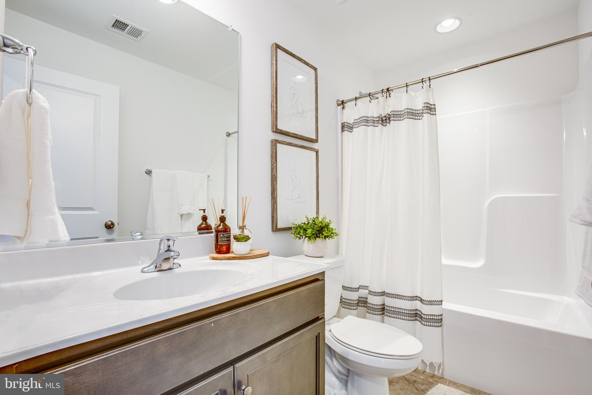 WASHINGTON GARDENS - Residential