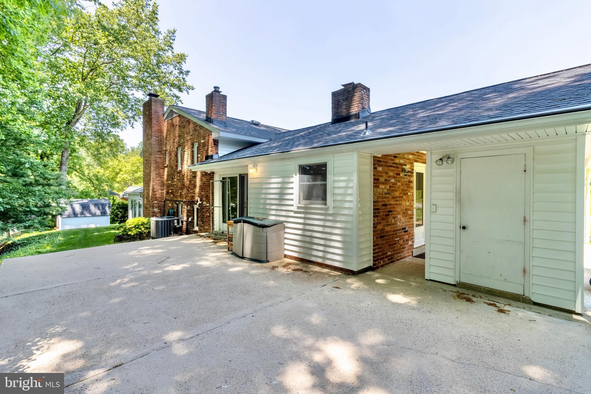 NORTH SPRINGFIELD - Residential Lease