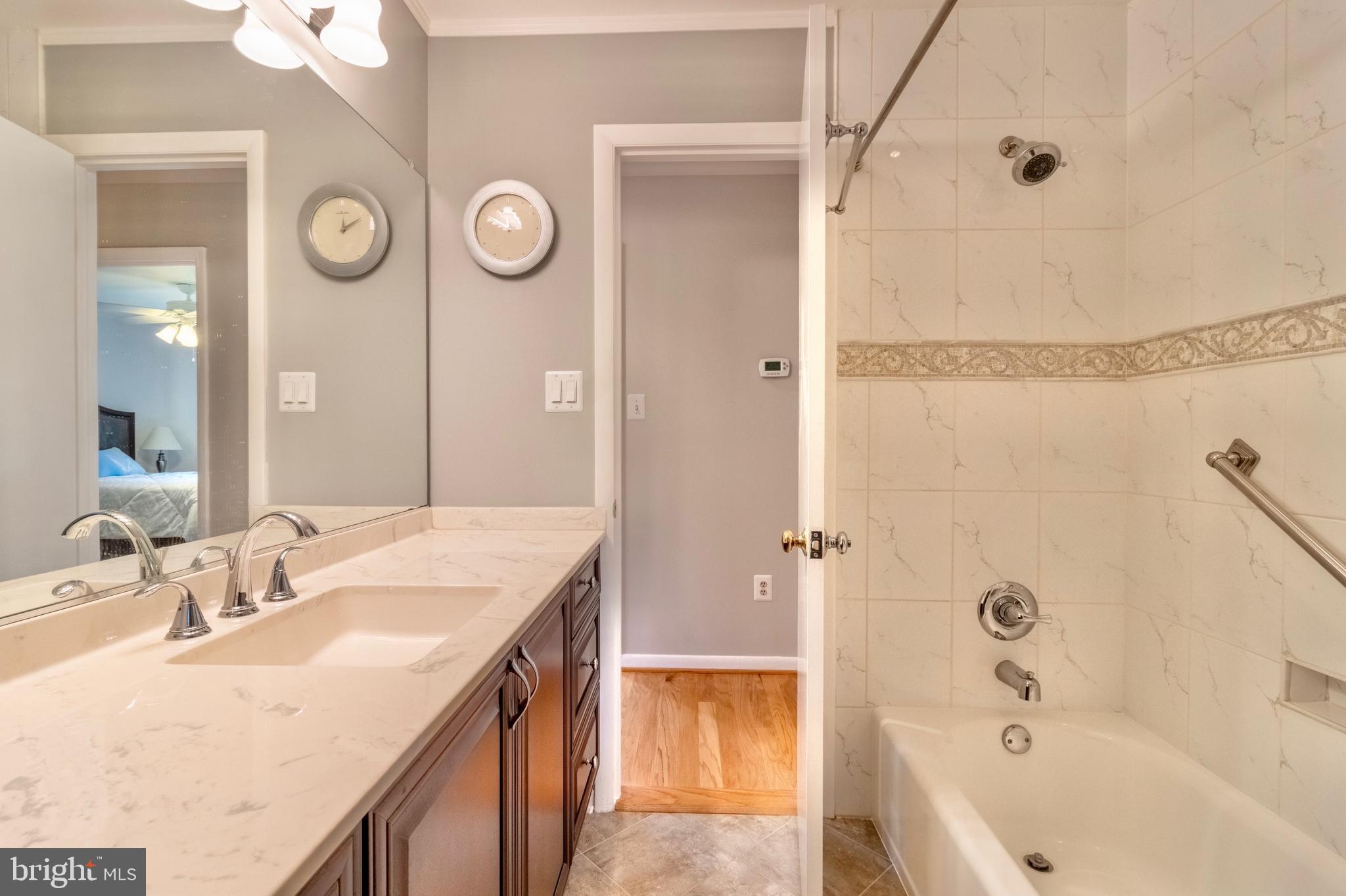 NORTH SPRINGFIELD - Residential Lease