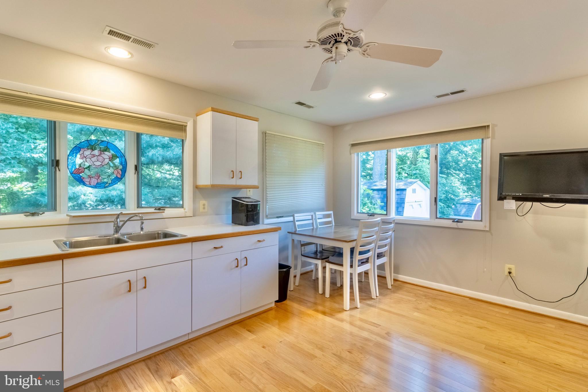 NORTH SPRINGFIELD - Residential Lease