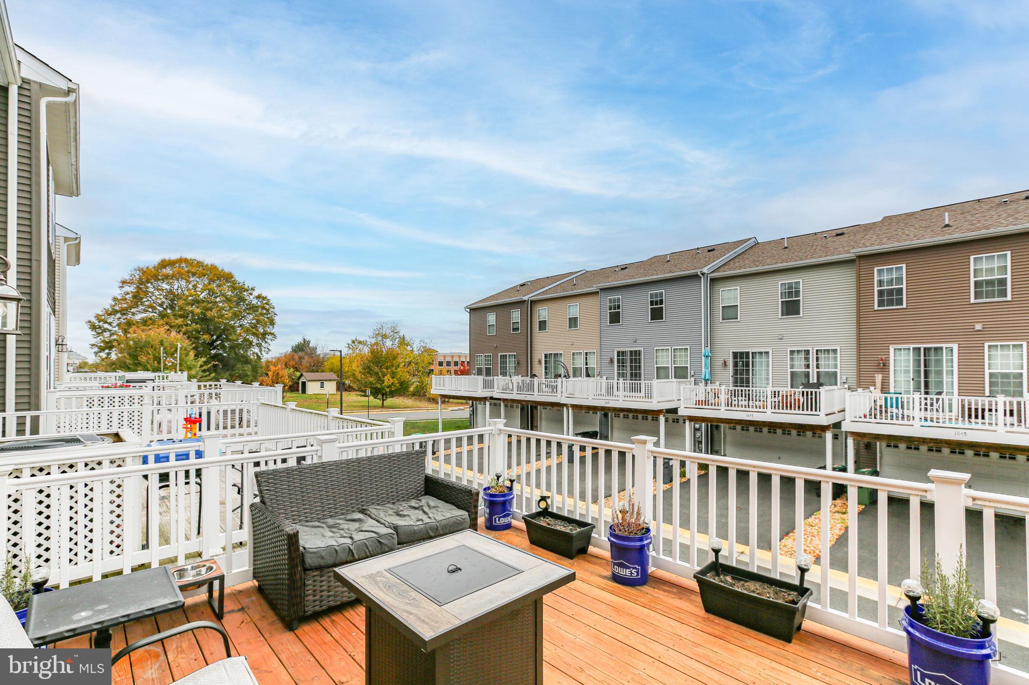 LANDING AT CENTRAL PARK - Residential
