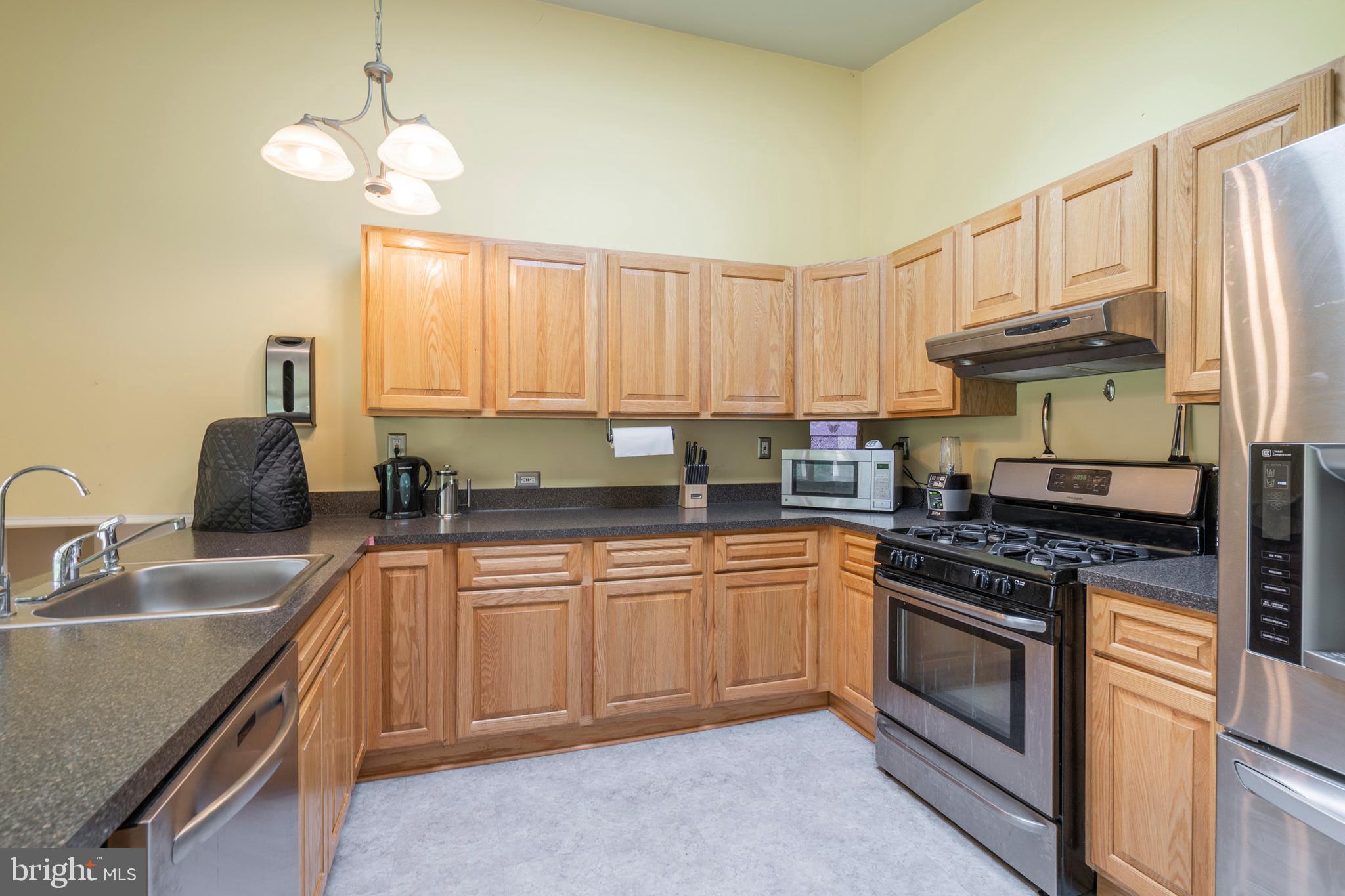 CENTER SQ GREEN - Residential